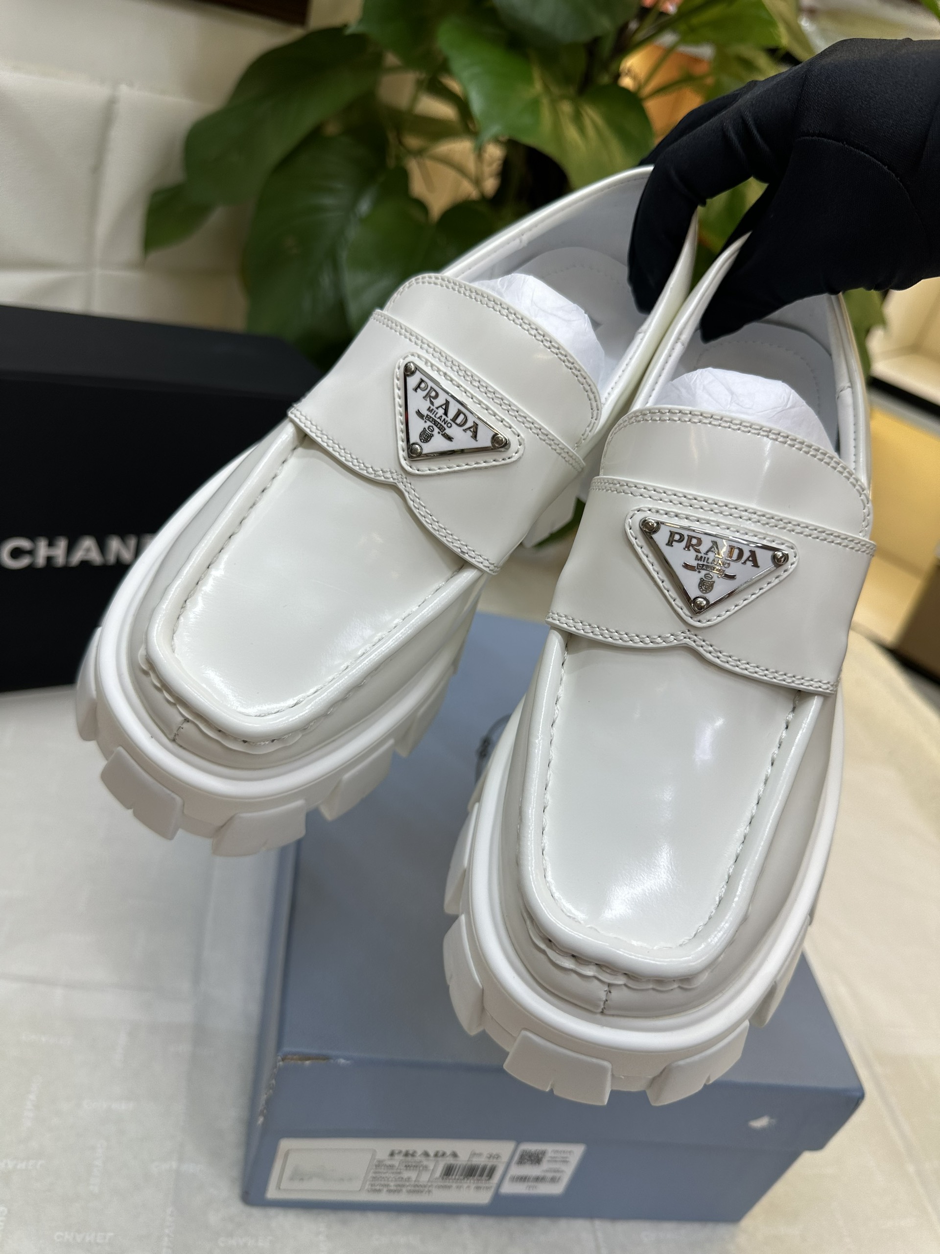 Giày Prada Brushed Leather Monolith Loafers White Siêu Cấp Size 35