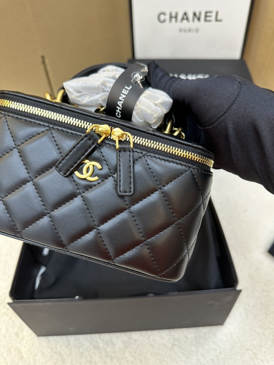 Túi đeo vai Chanel Vanity Case Matelasse Da cừu AP2199