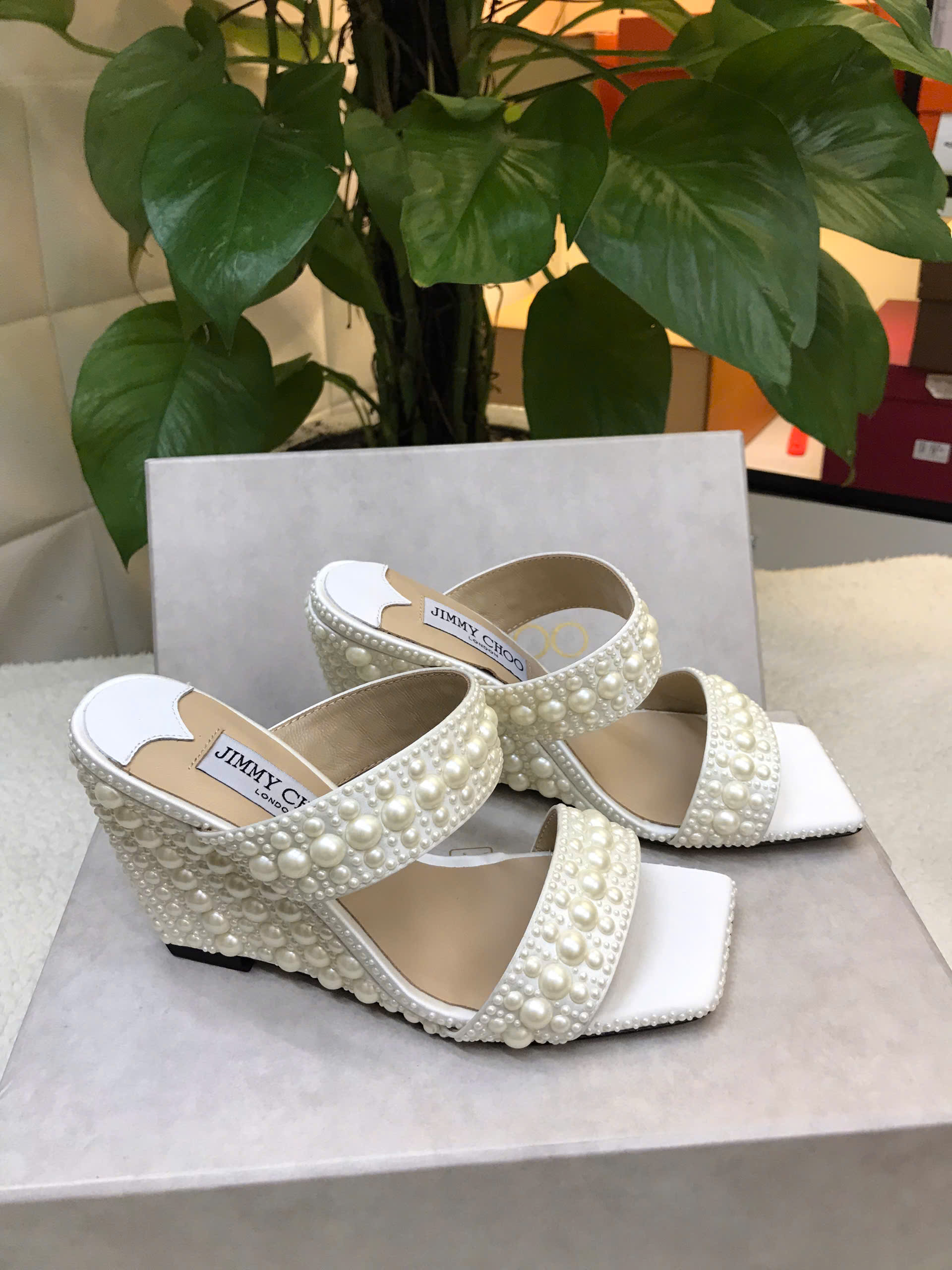 Giày Jimmy Choo Sacoria 85 White Satin Wedge Sandals with All-Over Pearls Siêu Cấp Size 35