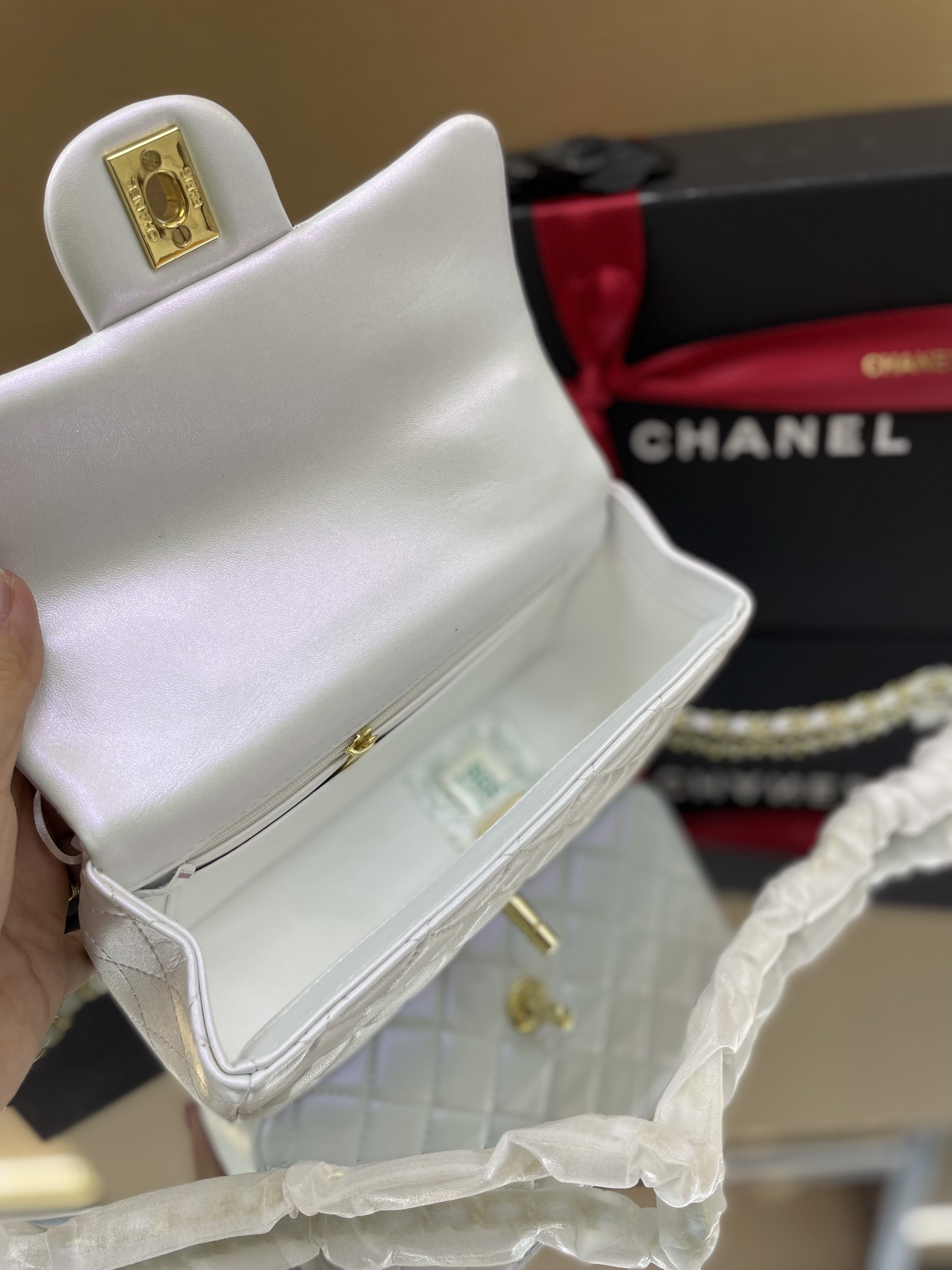 Túi Xách Chanel Classic Chú Hề Super Màu Trắng Nhũ Size 20cm Full Box