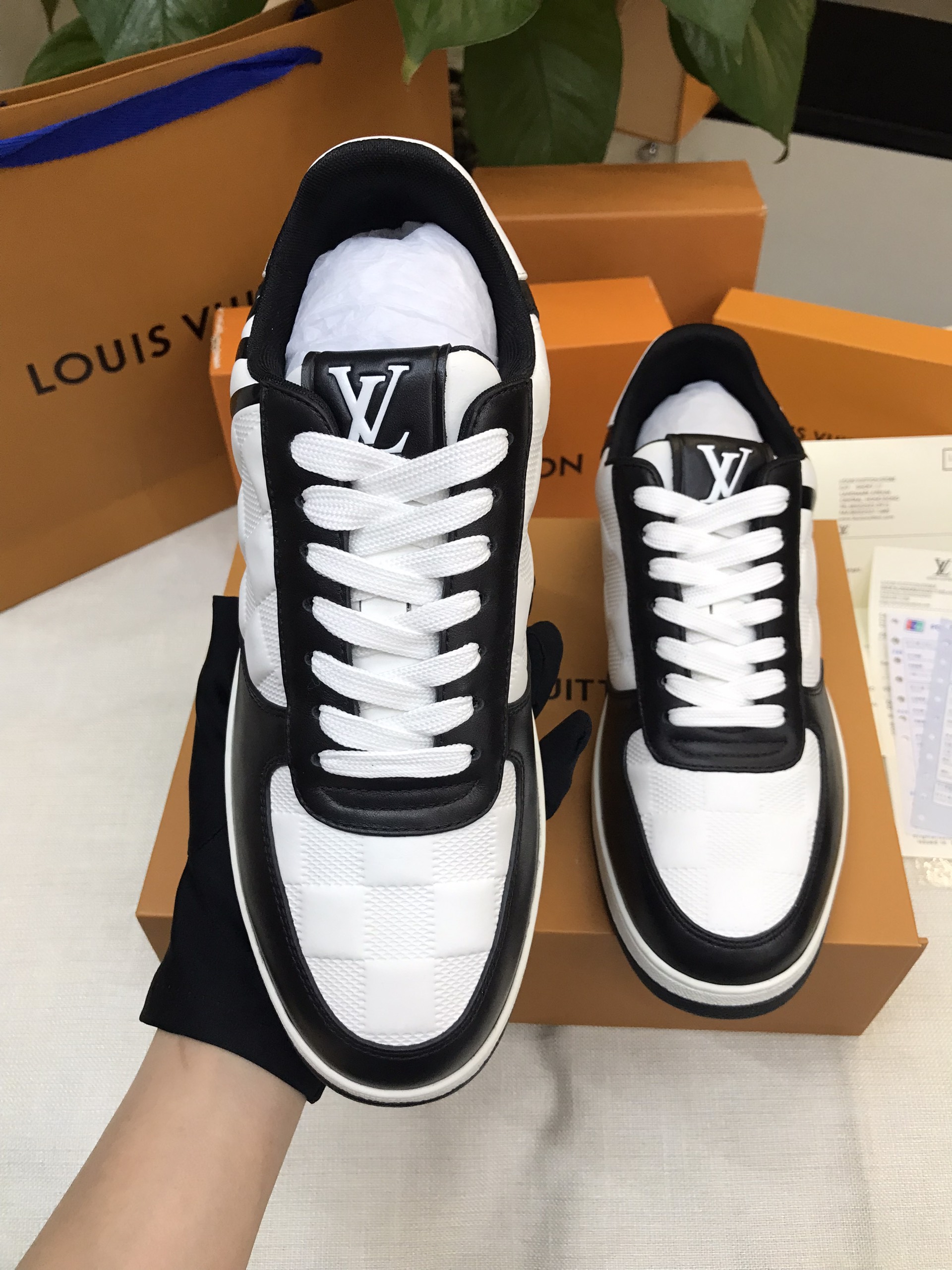 Giày LV Rivoli Sneaker Siêu Cấp Size 41