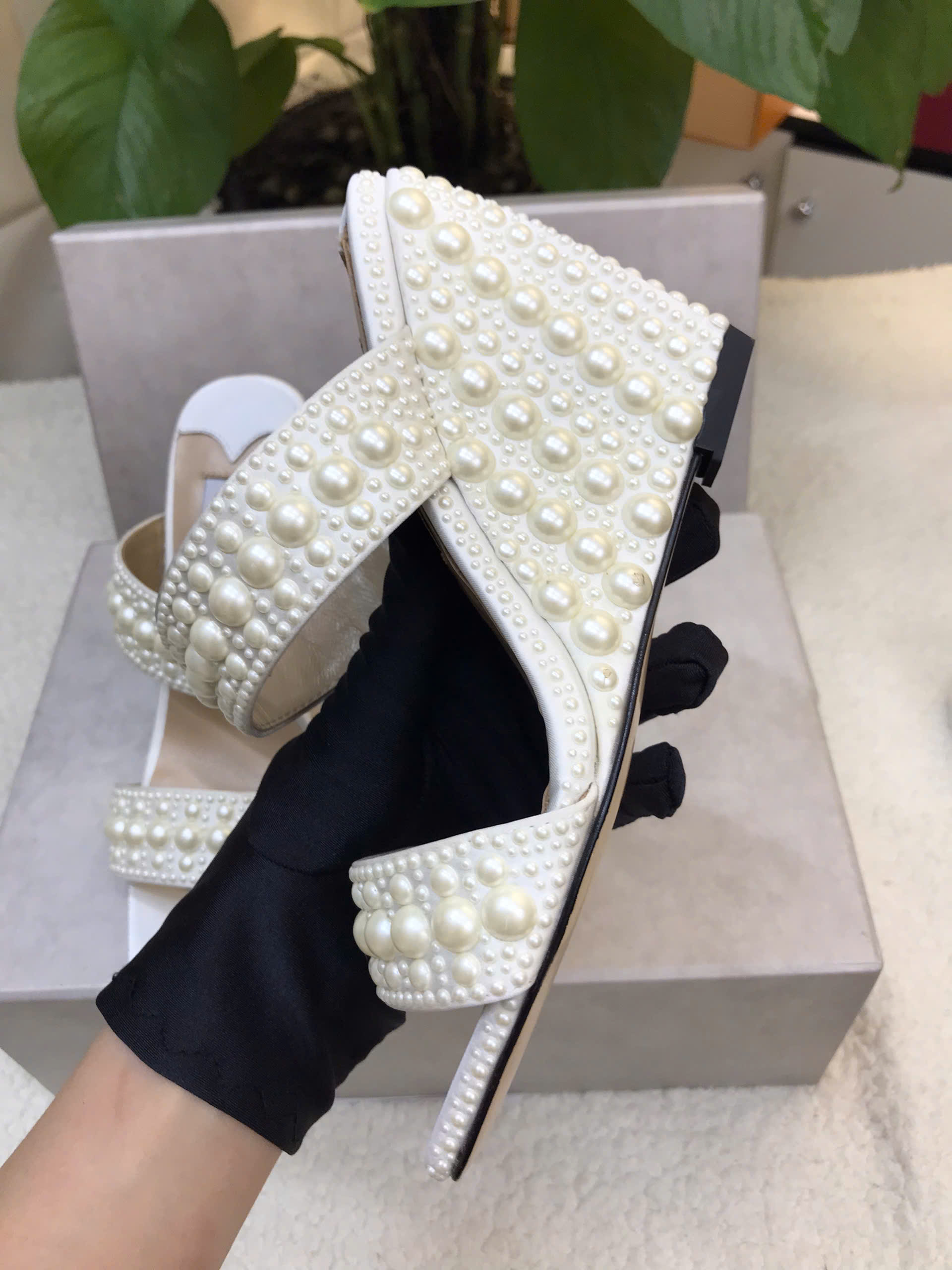 Giày Jimmy Choo Sacoria 85 White Satin Wedge Sandals with All-Over Pearls Siêu Cấp Size 35