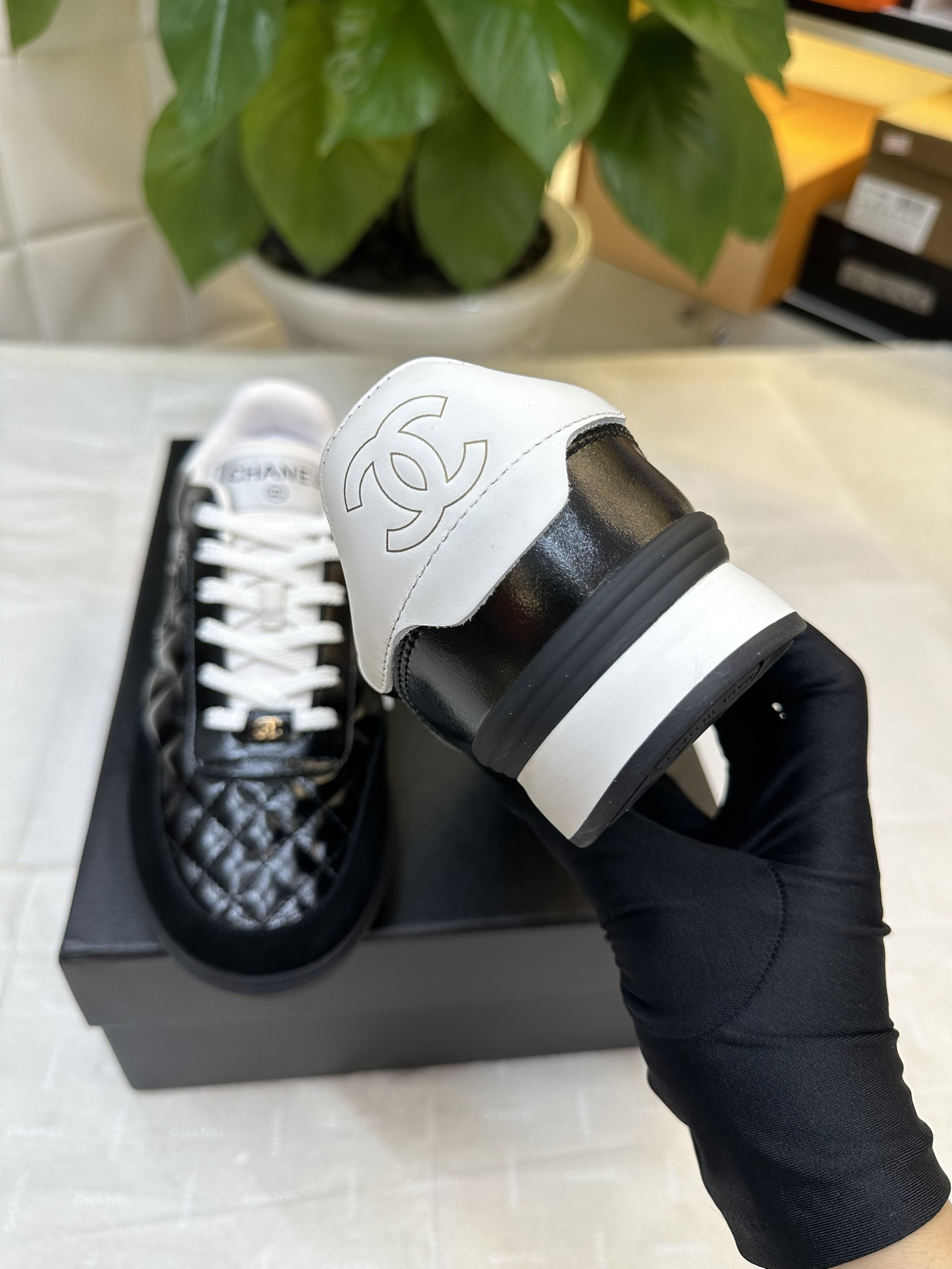 Giày Thể Thao Chanel Sneaker Siêu Cấp Màu Đen Size 37