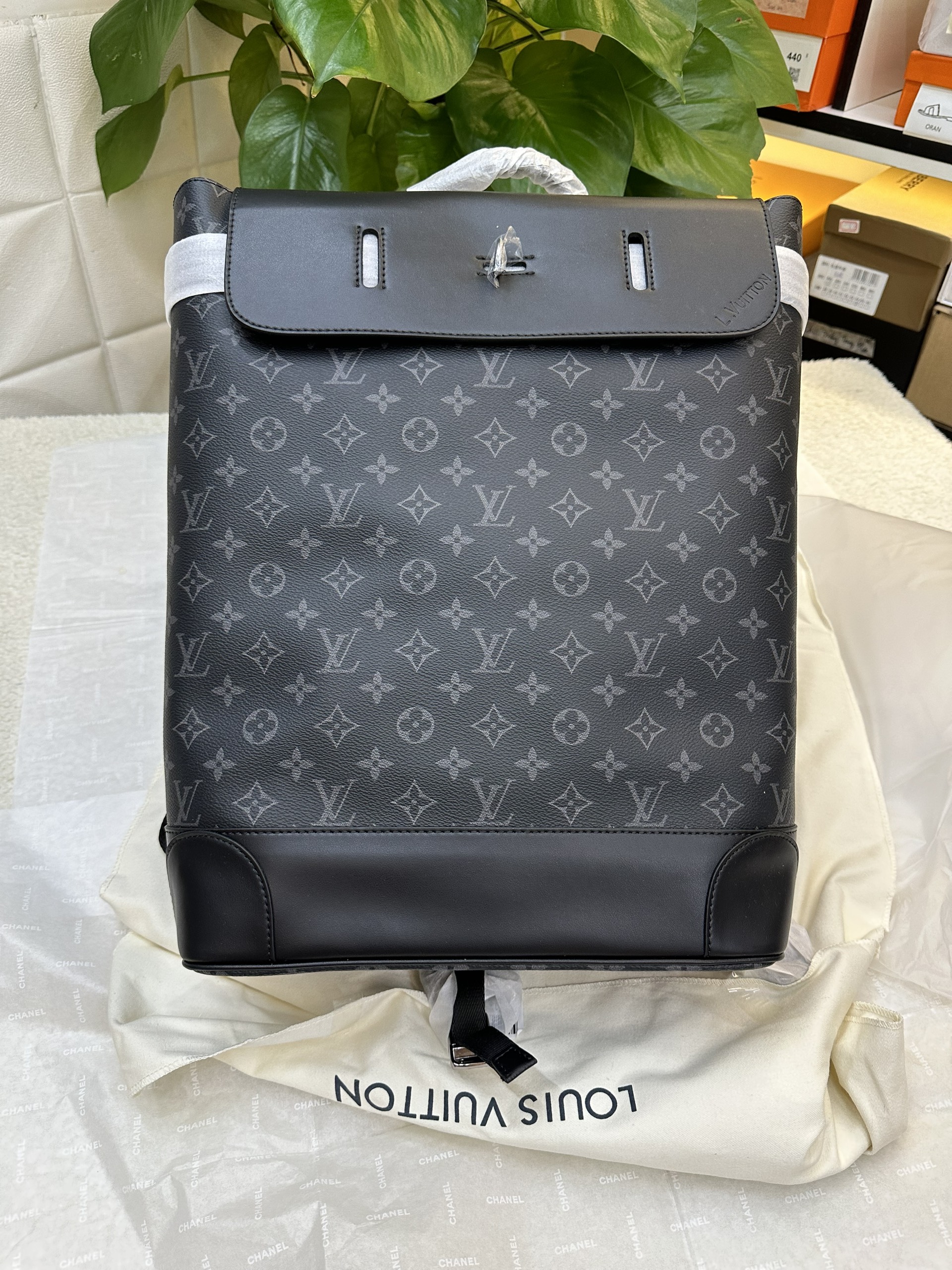 Balo LV Steamer Backpack Màu Đen Size 32cm M44052