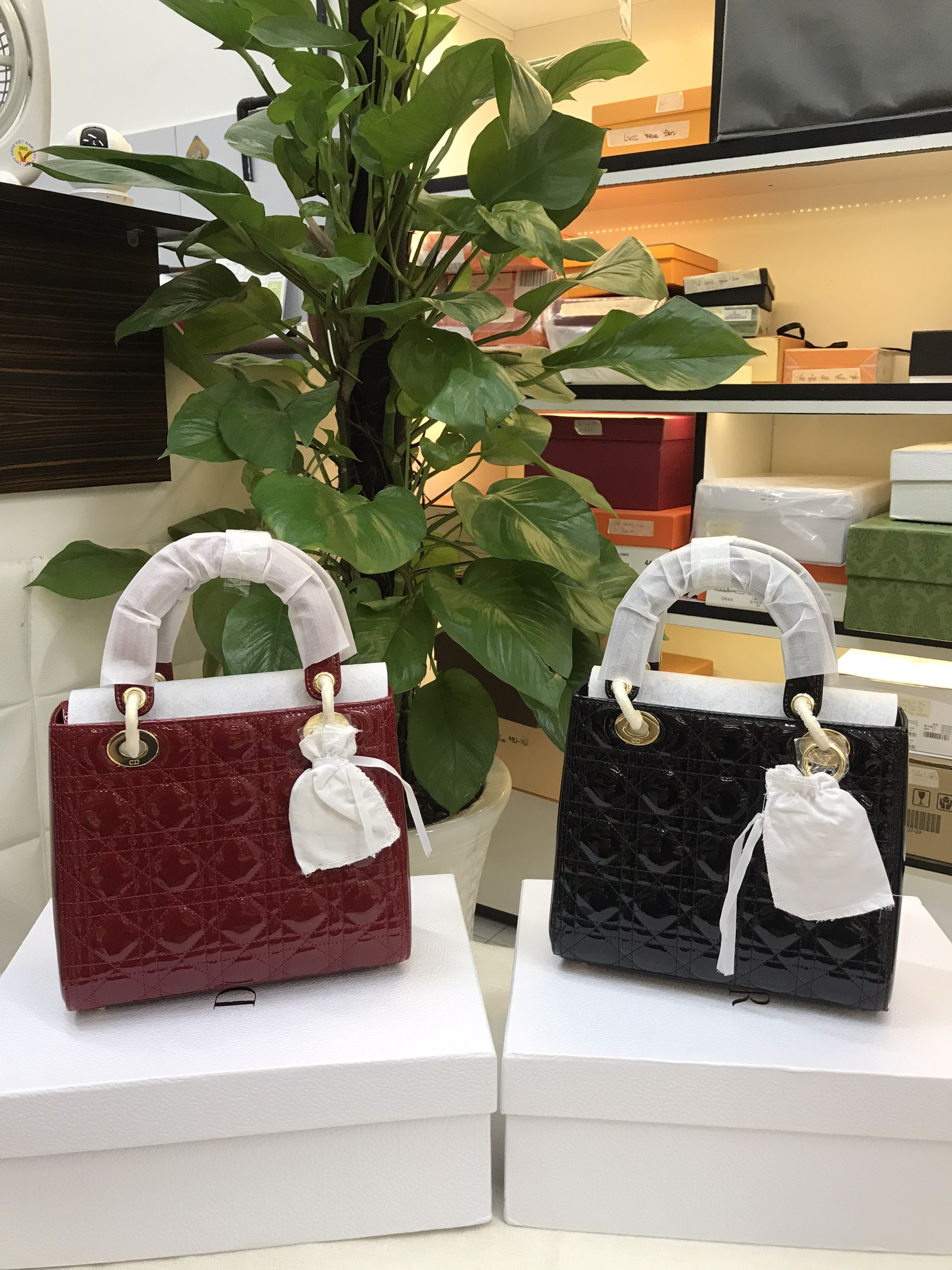 Túi Medium Lady Dior Bag Siêu Cấp Da Bóng Màu Đỏ Size 24cm