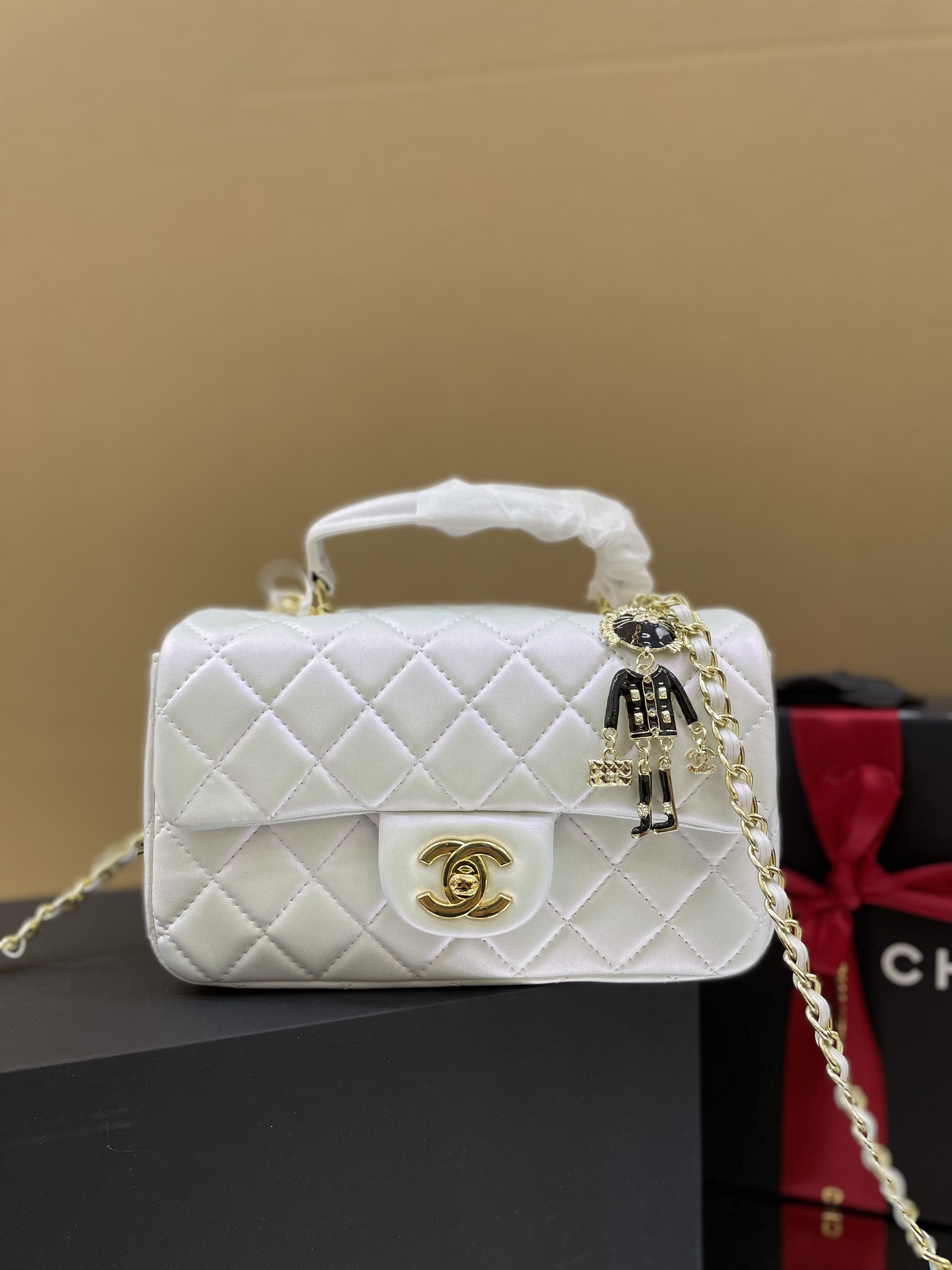 Túi Xách Chanel Classic Chú Hề Super Màu Trắng Nhũ Size 20cm Full Box