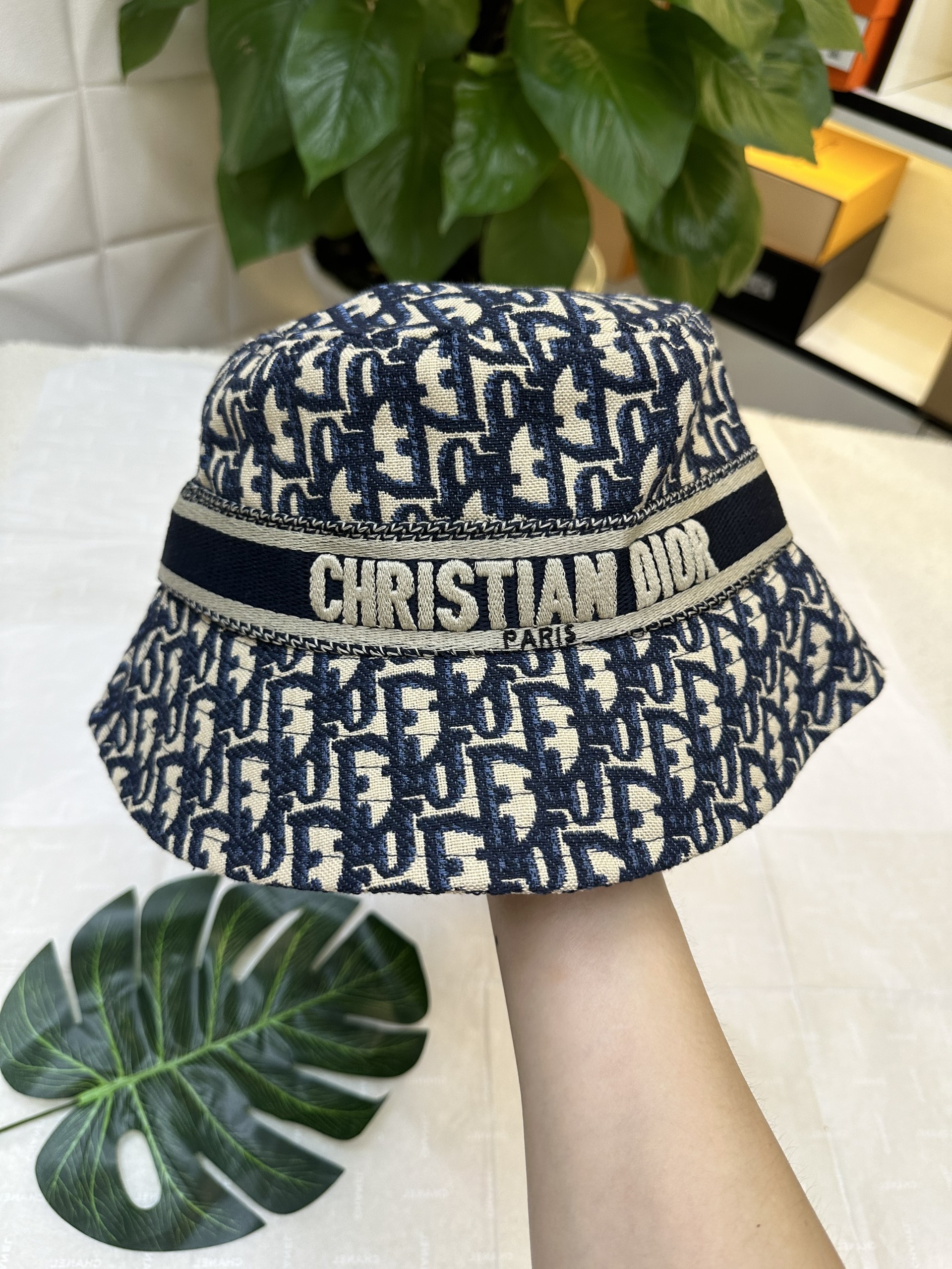 Nón Dior Oblique Small Brim Bucket Hat Siêu Cấp Màu Xanh Đen