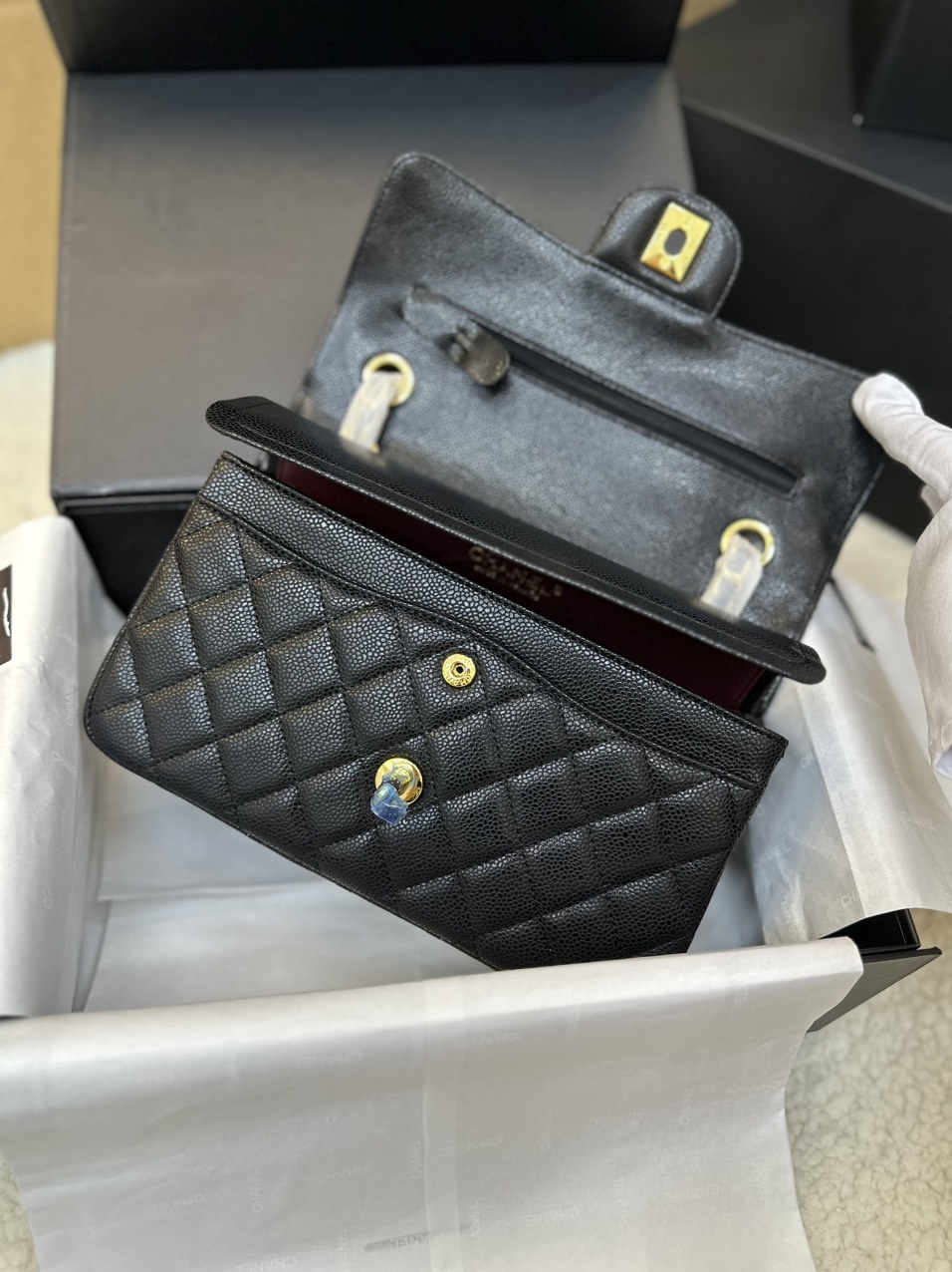 Túi Xách Chanel Small Classic Handbag Super Da Hạt Màu Đen Size 23cm