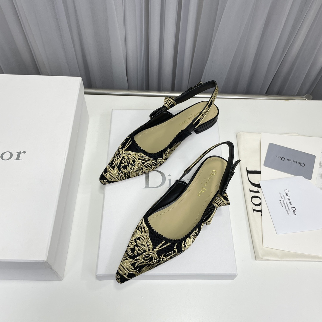 Giày Dior Siêu Cấp Quake Oblique 2022 Màu Đen Giày Bệt Thêu Chỉ Vàng
