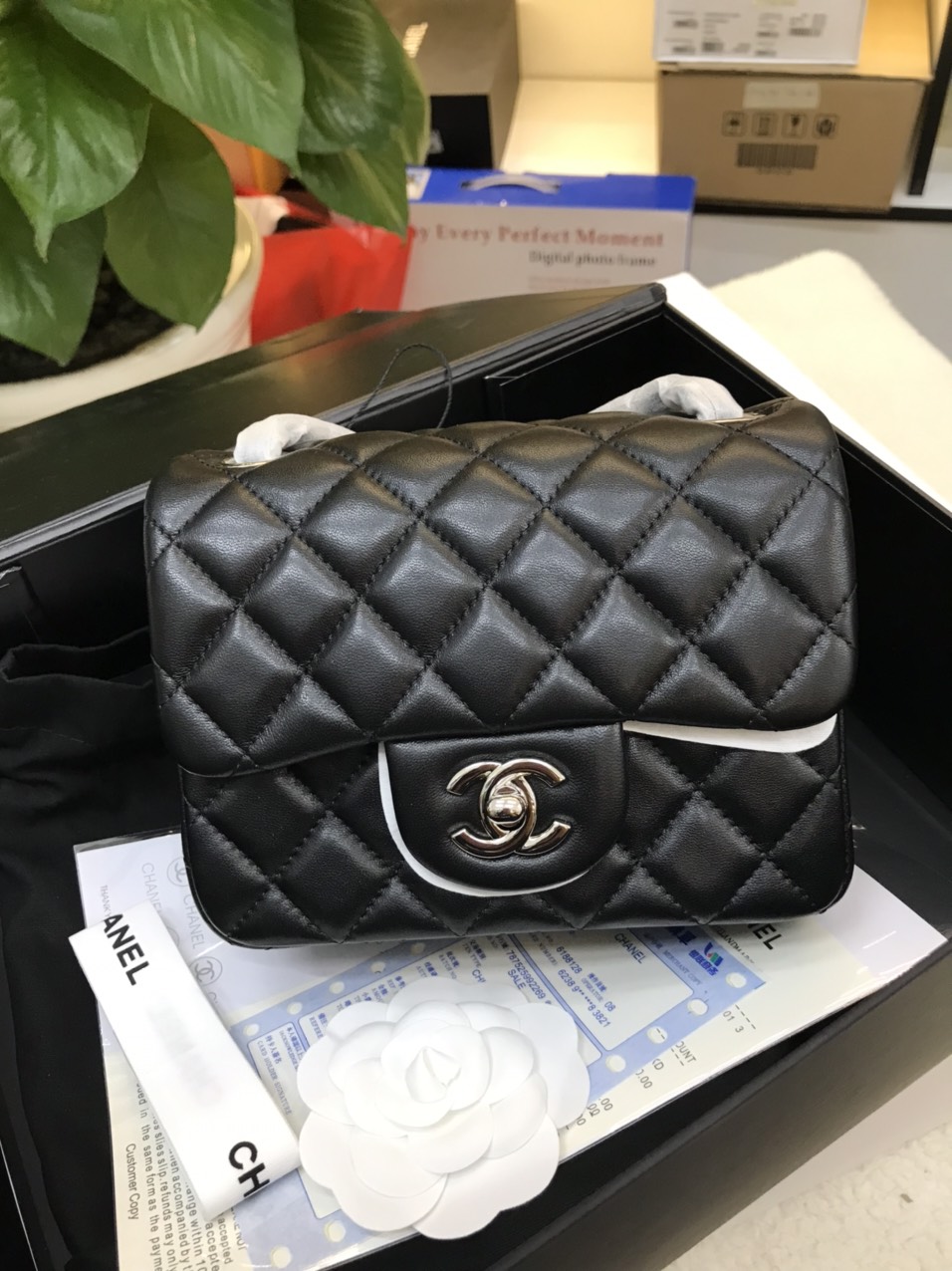 Túi Chanel Classic Flap Mini Màu Đen Khóa Bạc Size 17cm