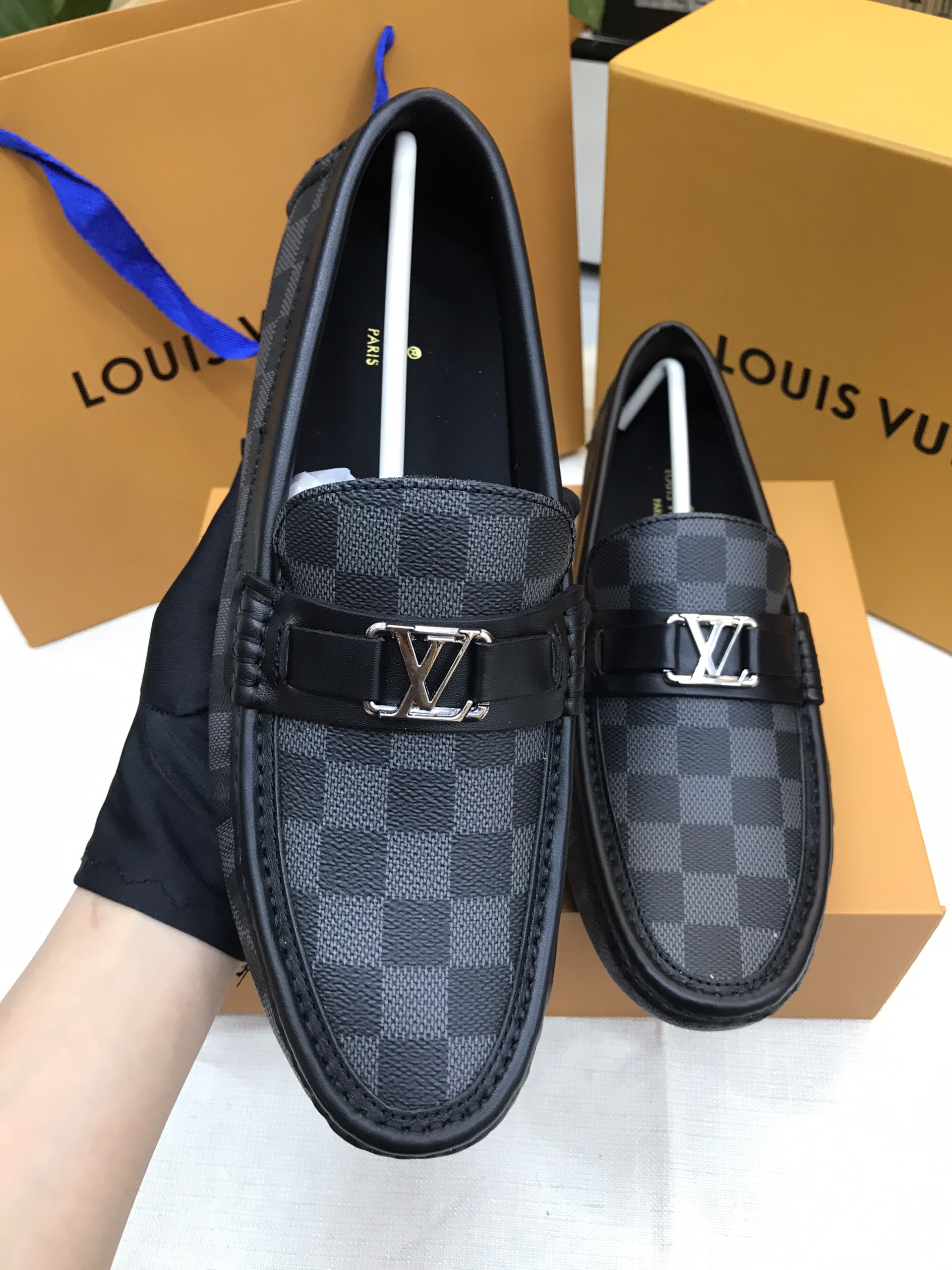 Giày LV Hockenheim Moccasin Siêu Cấp Màu Đen Size 42 1A4OIF