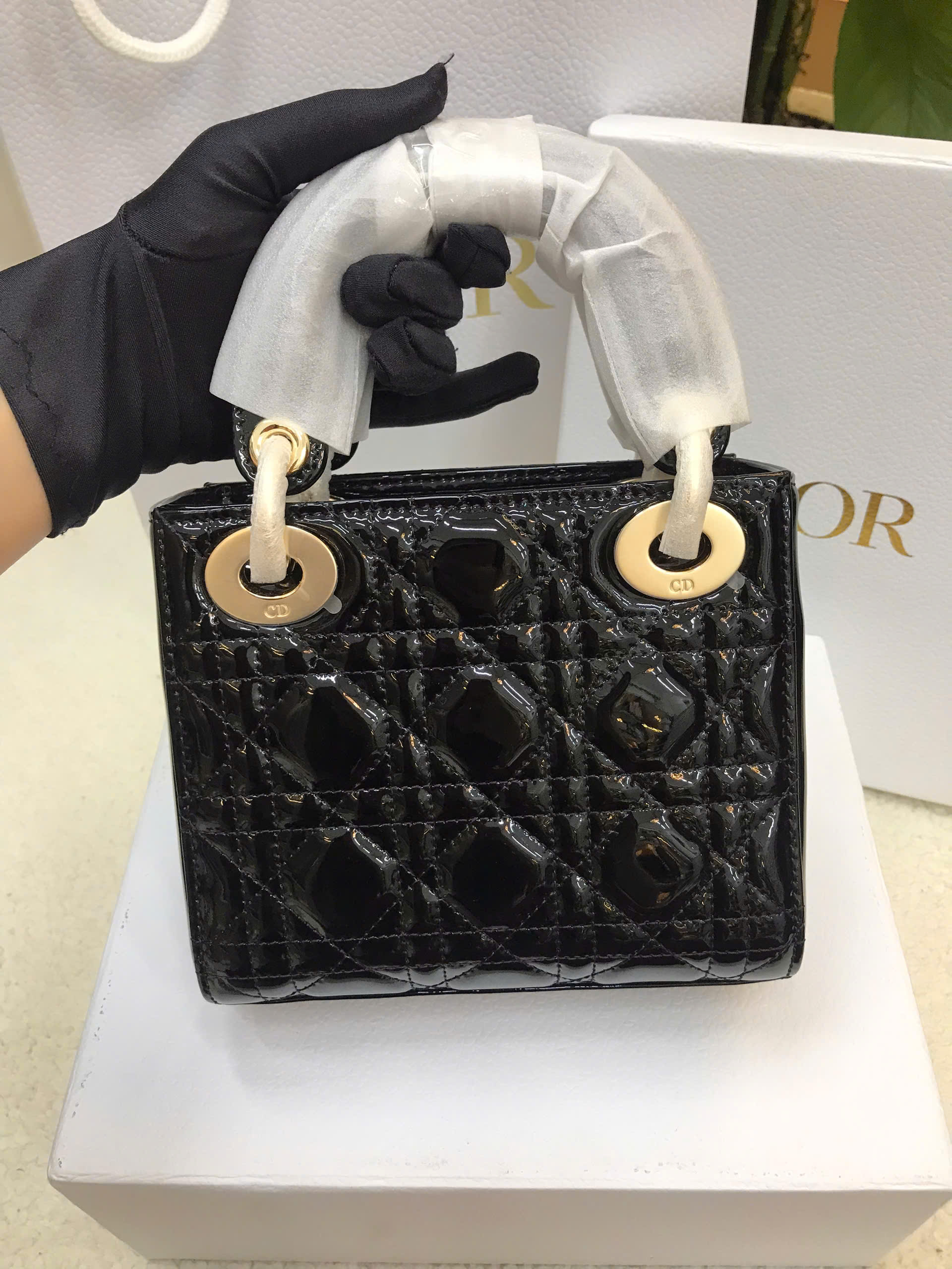 Túi Mini Lady Dior Bag Black Patent Cannage Calfskin Vip Màu Đen Size 17cm