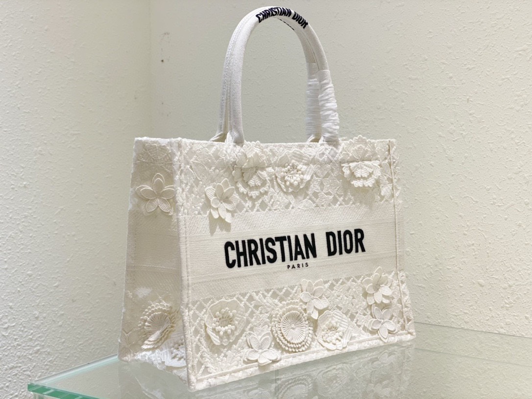 Túi Xách Dior Book Tote D-Lace Macramé Thổ Cẩm Màu Trắng Size 36cm