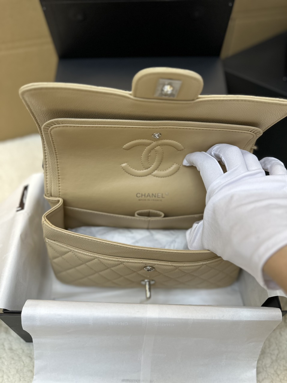 Túi Xách Chanel Classic Flap Trắng Kem Da Hạt Size 25cm