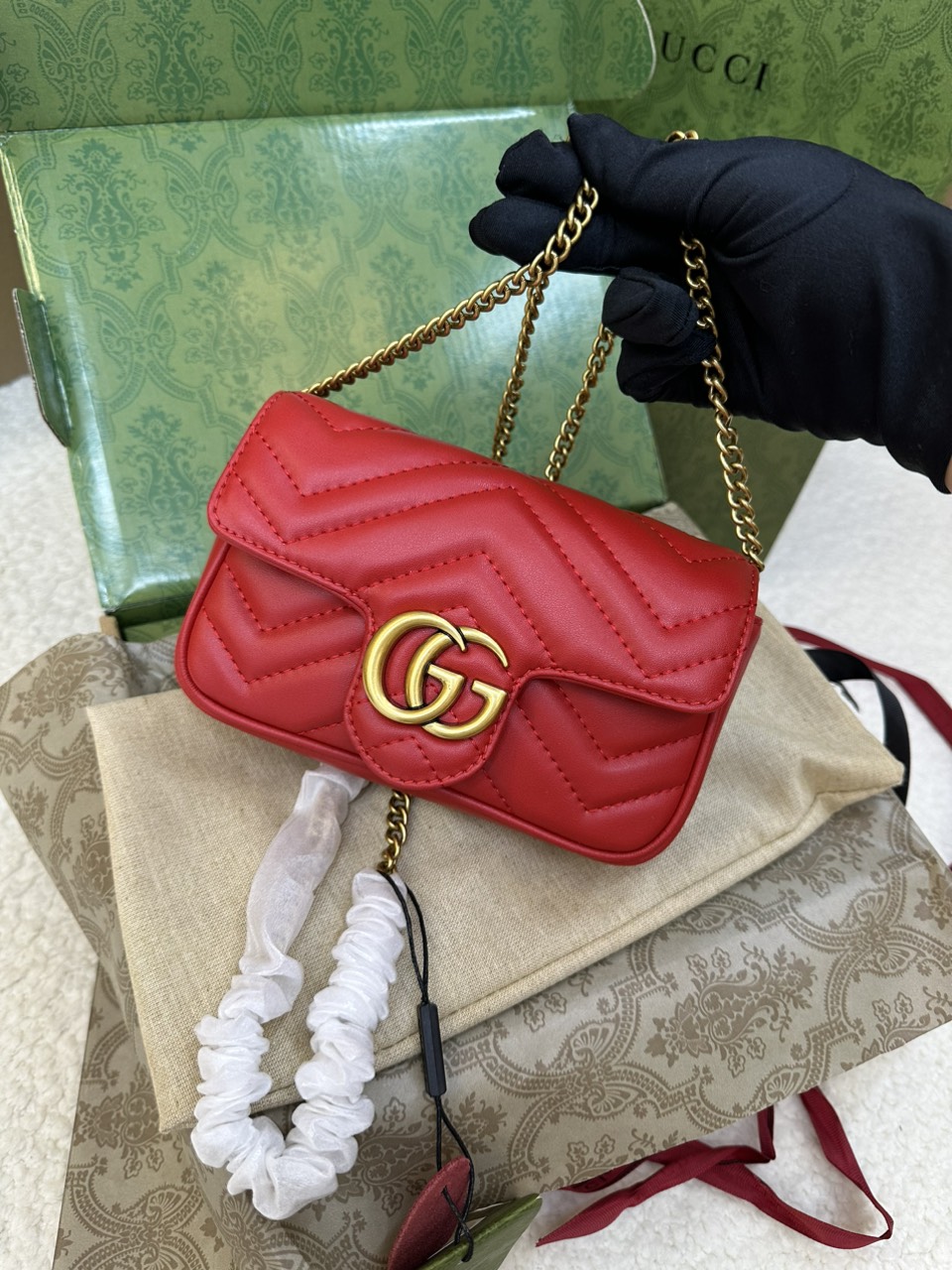 Túi Gucci Marmont Super Mini Quilted Shoulder Màu Đỏ Size 17cm