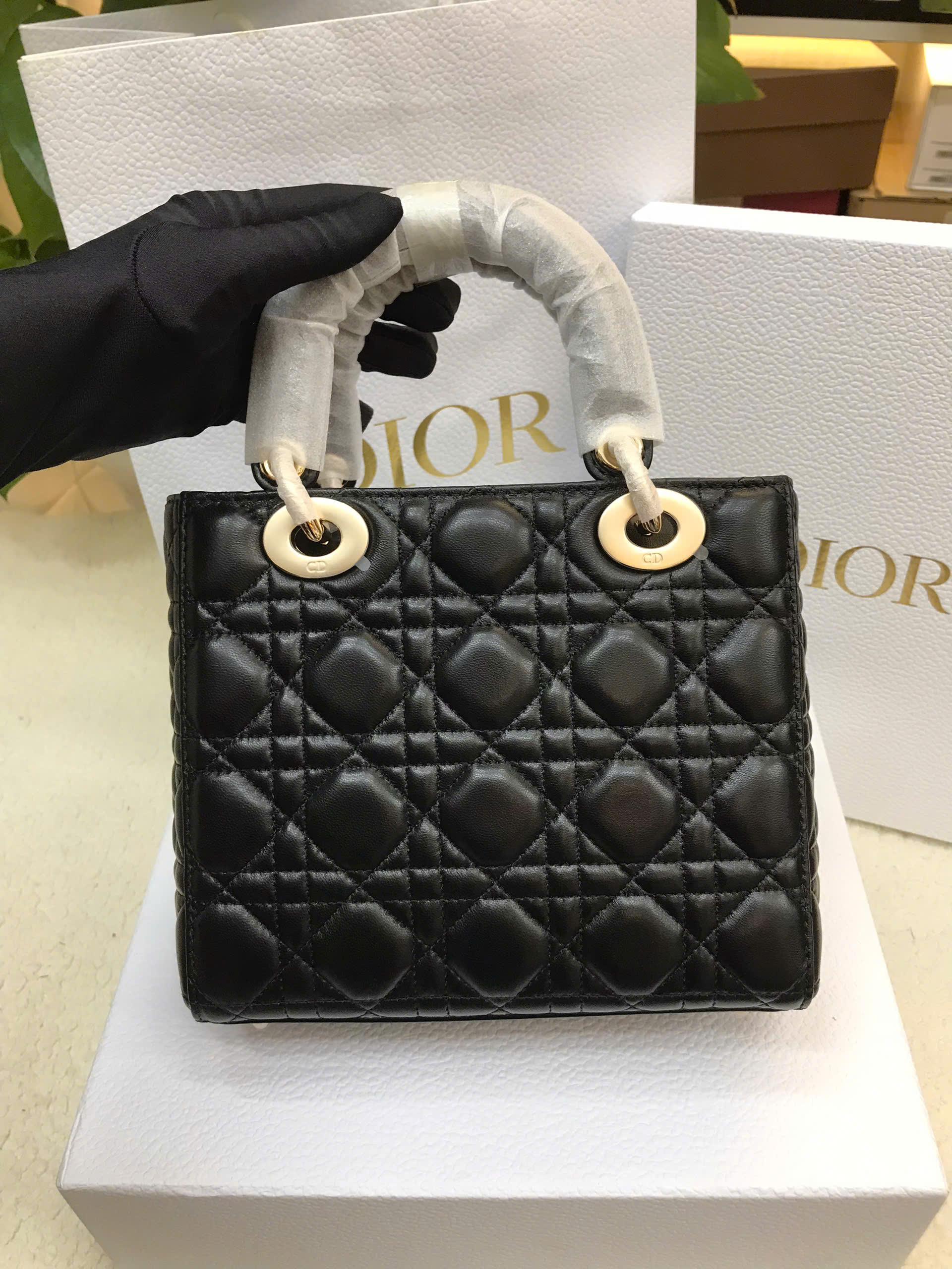 Túi Small Lady Dior Black Bag Vip Màu Đen Size 20cm