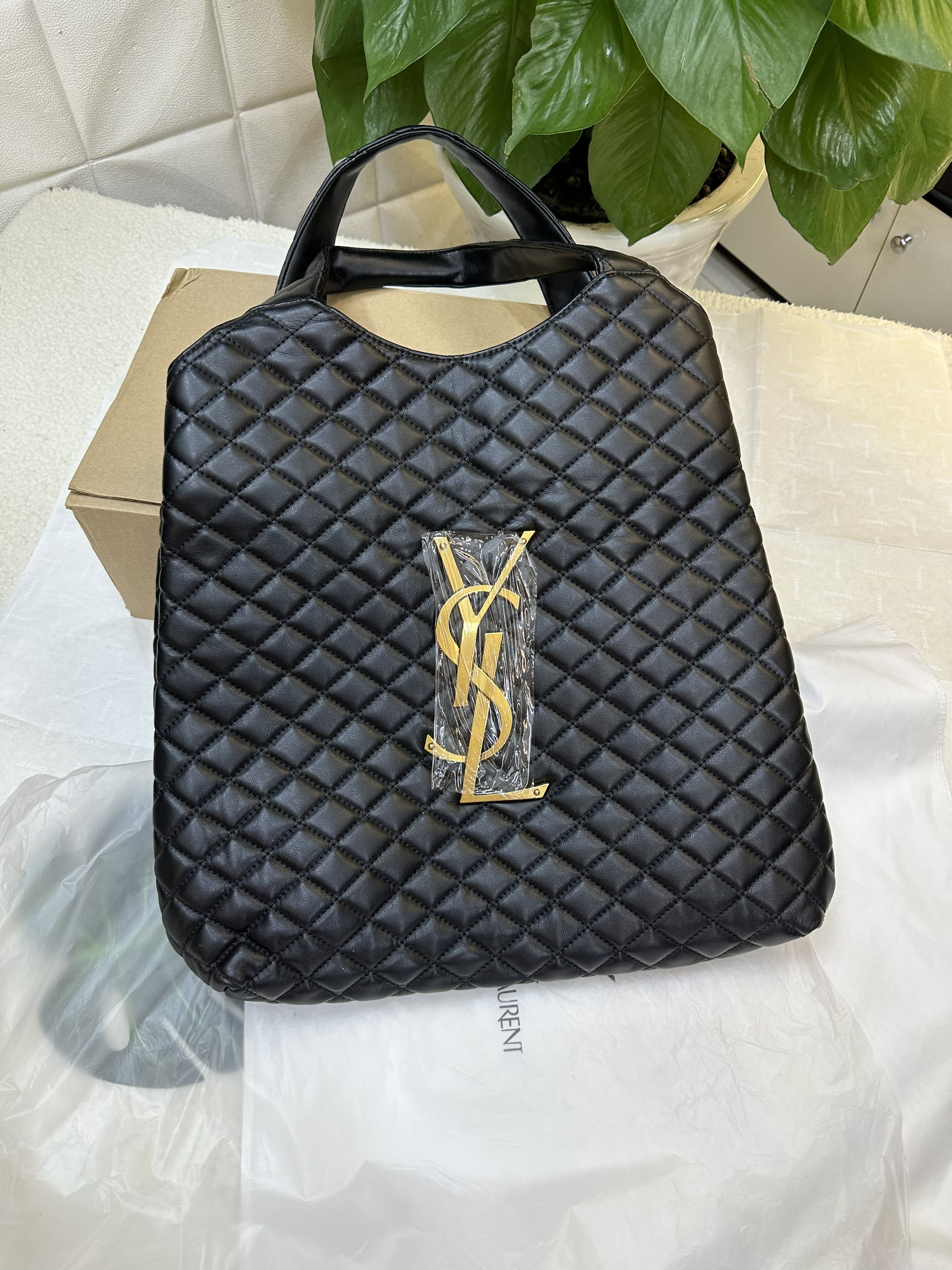 Túi YSL Icare Maxi Shopping Bag In Quilted Lambskin Super Size 34cm