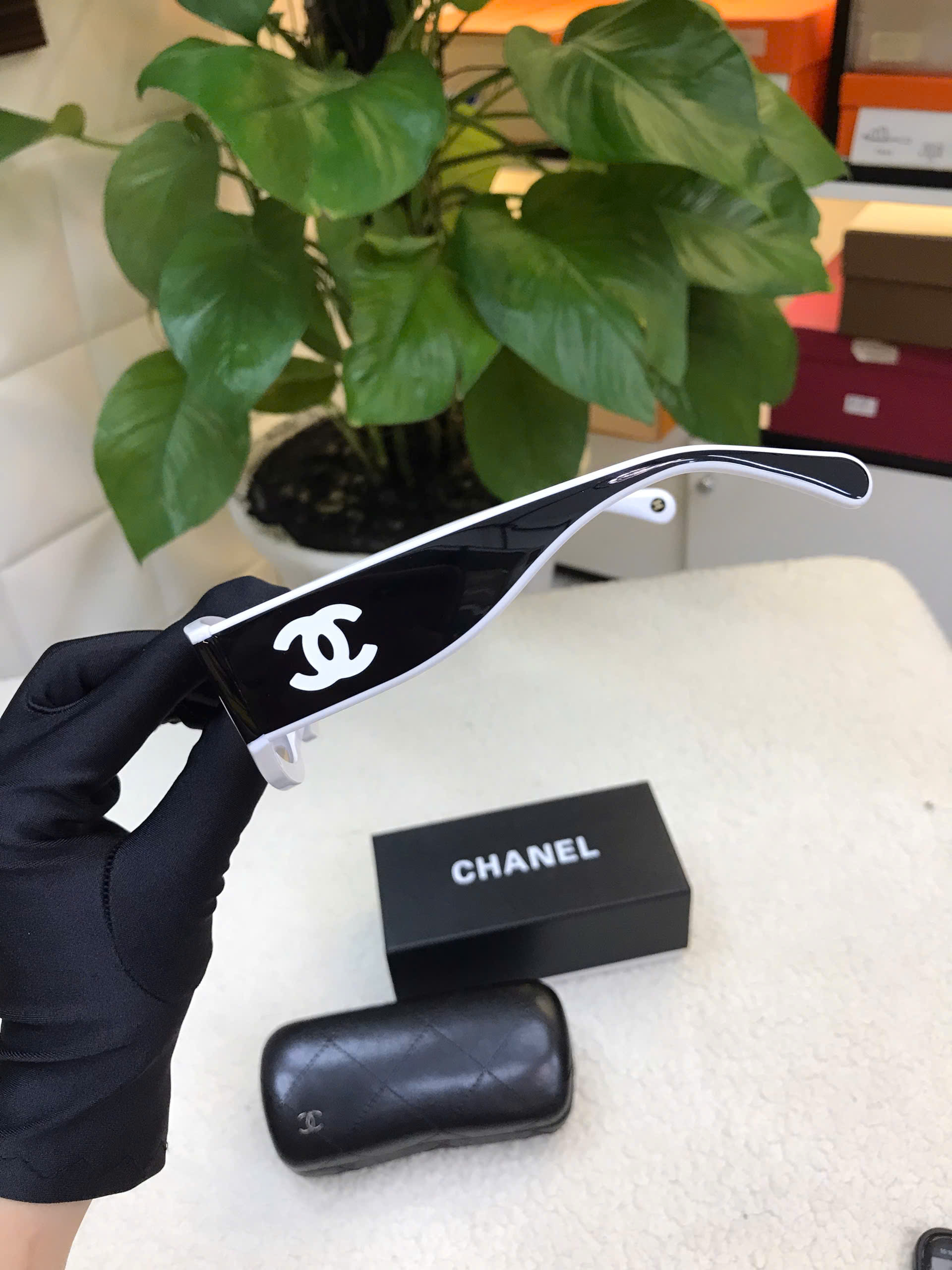 Kính Mát Chanel Cat Eye Sunglasses Siêu Cấp Màu Trắng