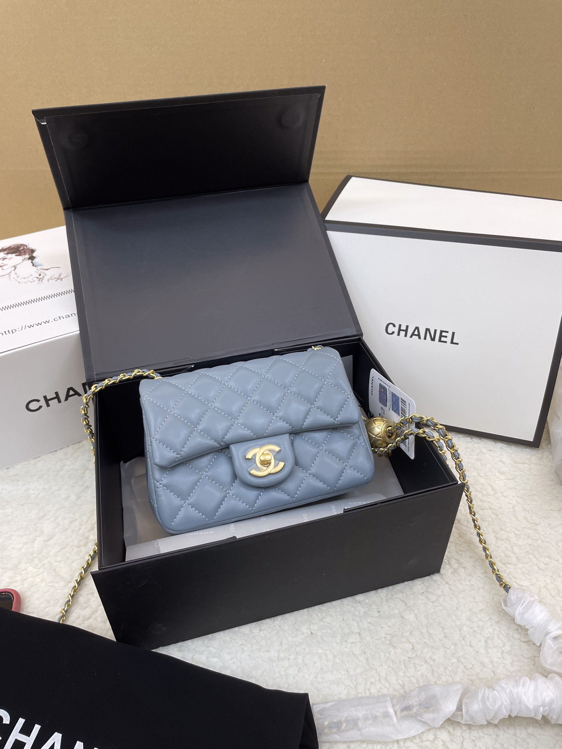 Túi Xách Chanel Classic Super Quả Chuông Da Lì Màu Xanh Biển Size 18cm
