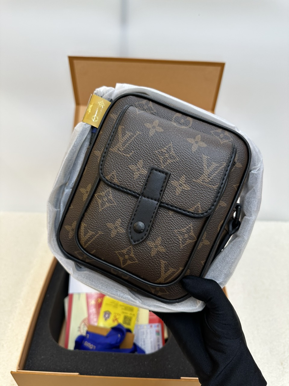Túi Đeo Chéo LV Christopher Super Size 18cm