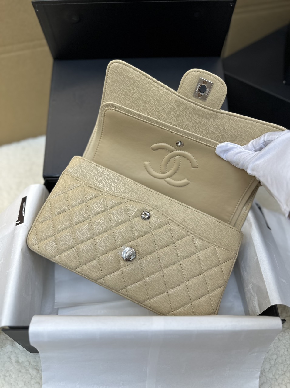 Túi Xách Chanel Classic Flap Trắng Kem Da Hạt Size 25cm