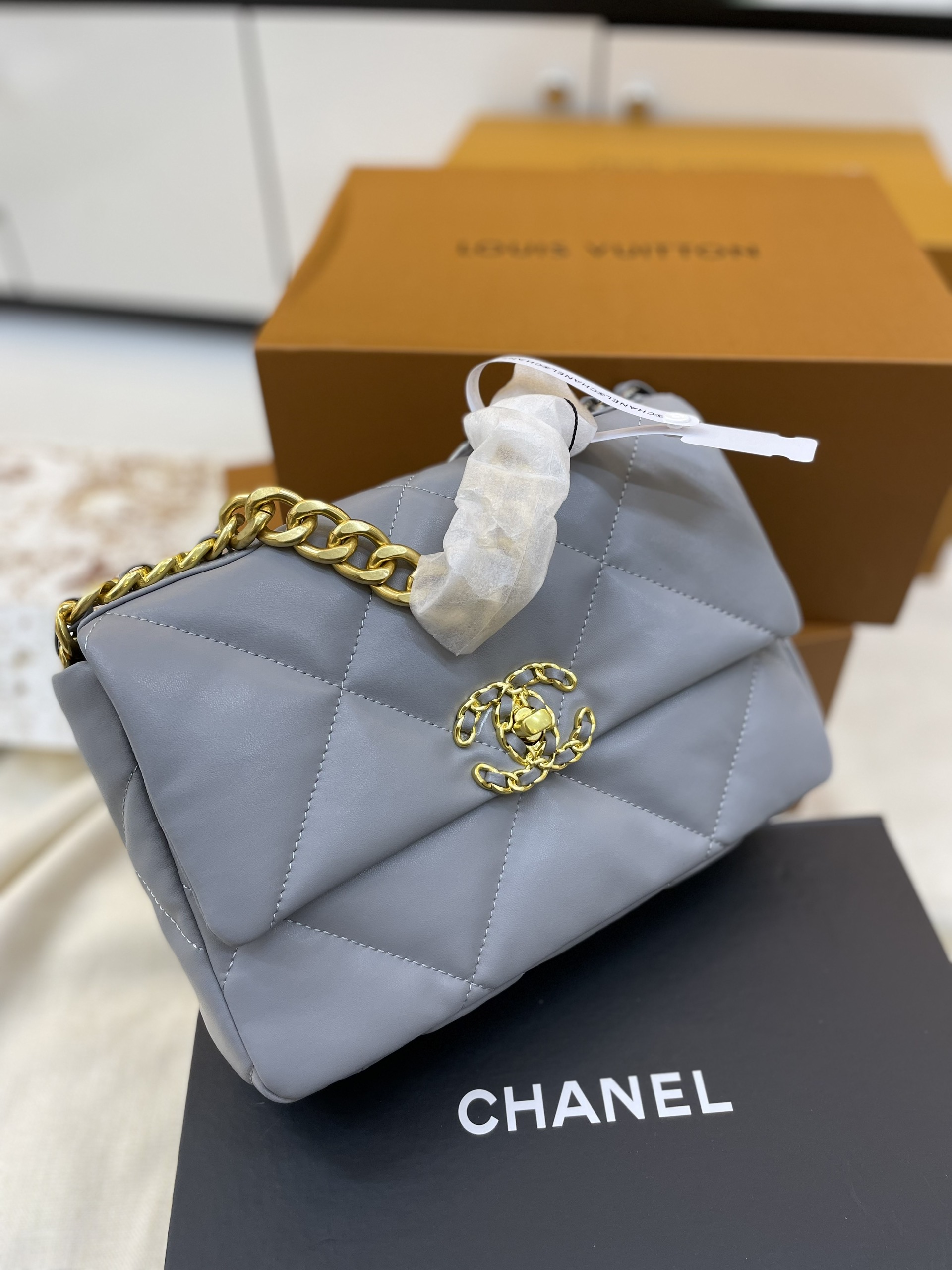 Túi Xách Chanel 19 Super Màu Xám Khóa Vàng Size 26cm