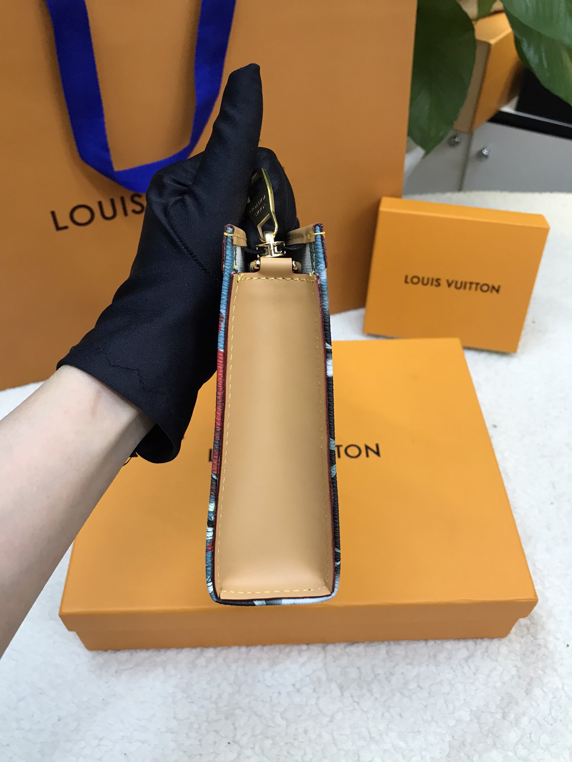 Ví Đeo LV Gaston Wearable Wallet Siêu Cấp Size 22cm M83466