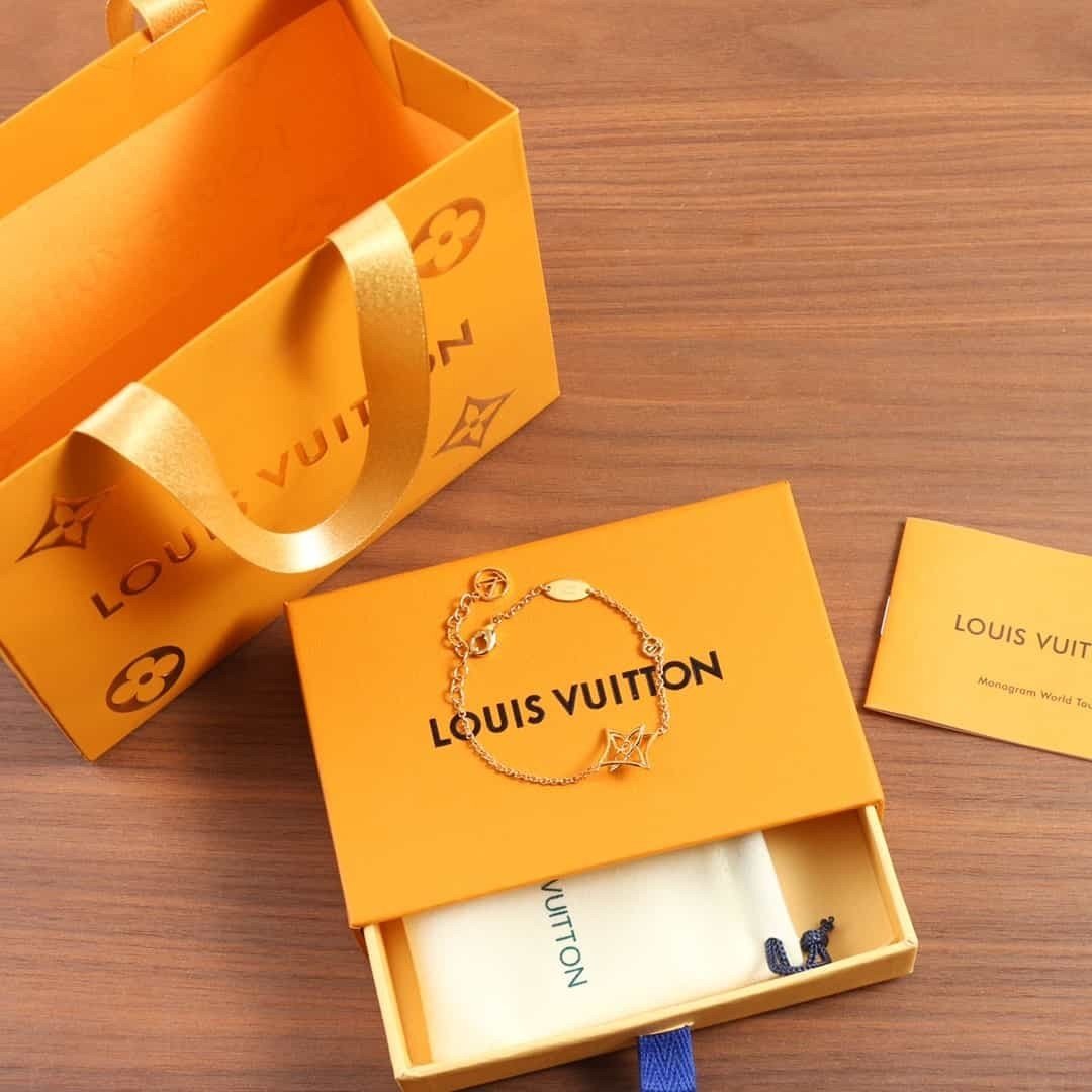 Vòng Tay Louis Vuitton Mạ Vàng Siêu Cấp Hình Ngôi SaoTWIGGY