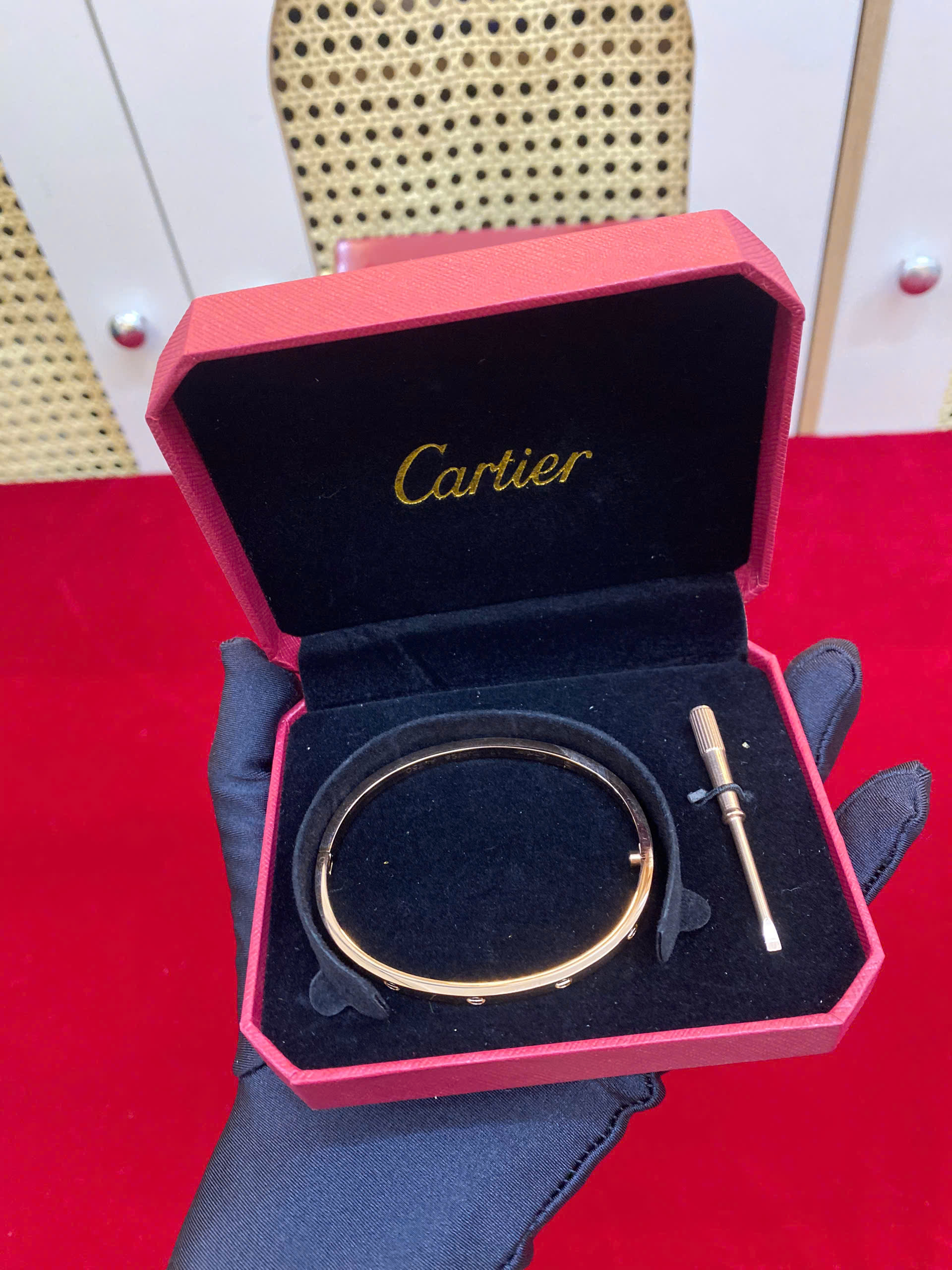 Vòng Tay Catier Love Bracelet Small Model Siêu Cấp Size 17