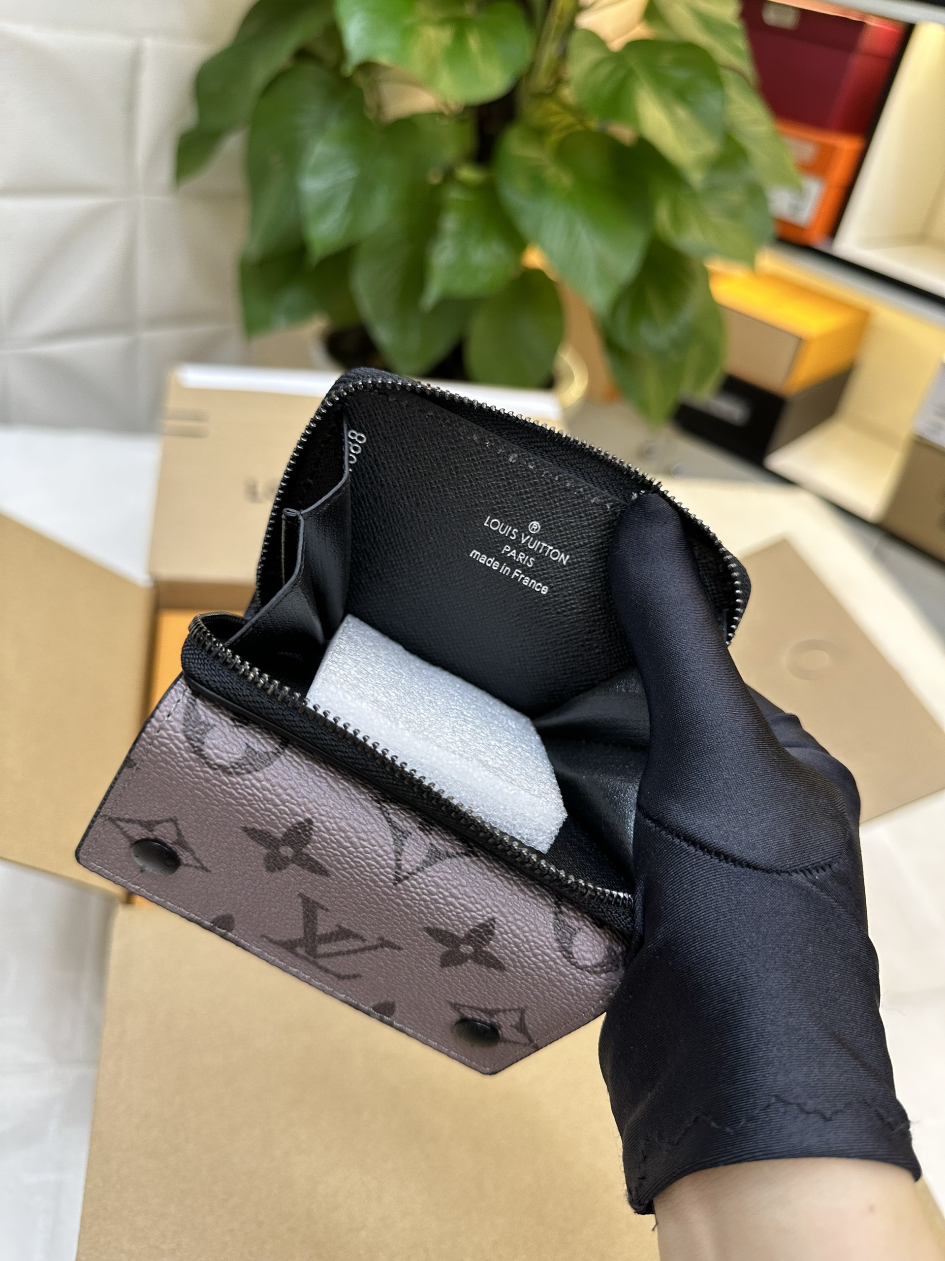 Ví LV Discovery Compact Wallet Super M45417