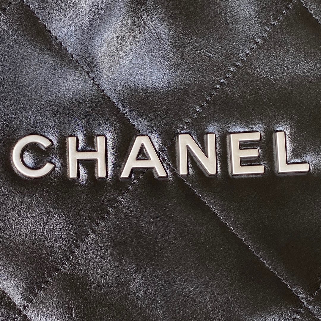 Túi Xách Chanel 22 Khóa Bạc Siêu Cấp Da Đen Size 37cm AS3260
