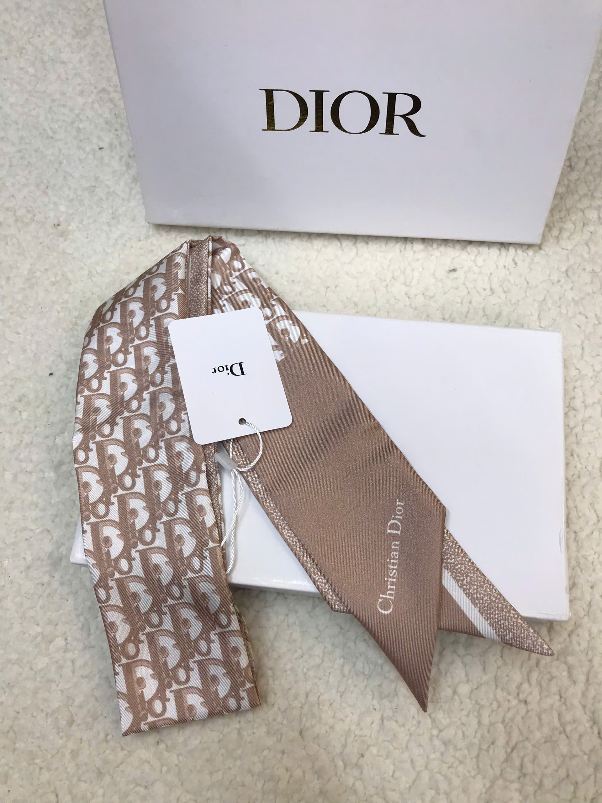 Khăn Dior Oblique Mitzah Scarf Màu Hồng Size 6 x 105cm