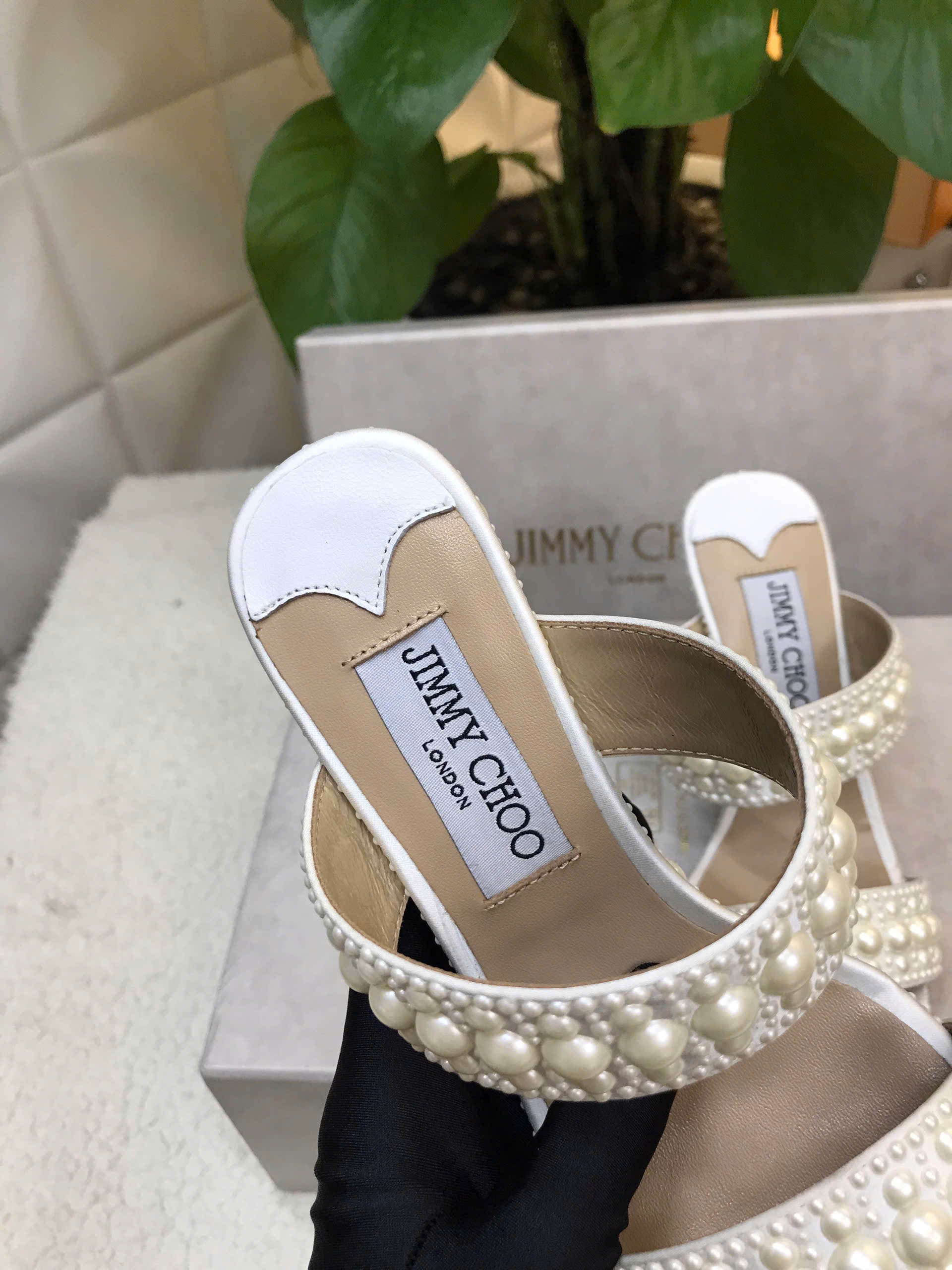 Giày Jimmy Choo Sacoria 85 White Satin Wedge Sandals with All-Over Pearls Siêu Cấp Size 35