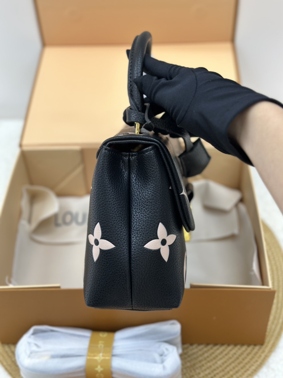 Túi Xách LV Madeleine BB Super Size 24cm Chữ Hồng Full Box M45978