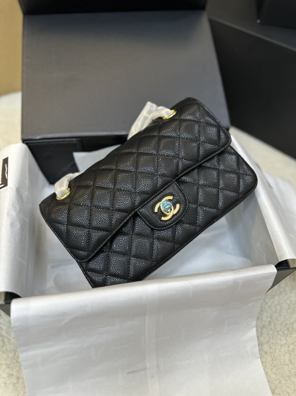 Túi Xách Chanel Small Classic Handbag Super Da Hạt Màu Đen Size 23cm