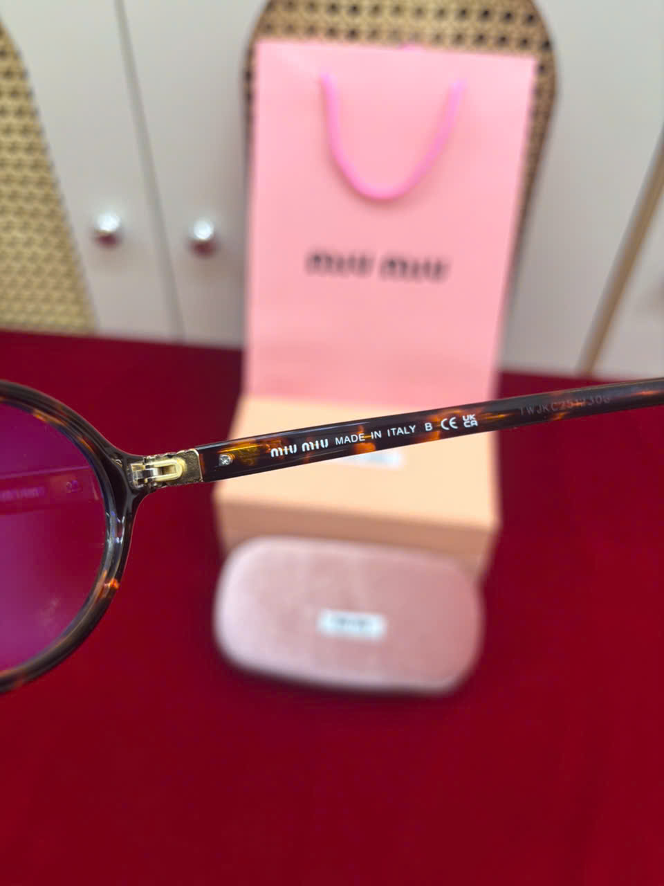 Kính Miu Miu Regard Sunglasses Siêu Cấp SMU04Z