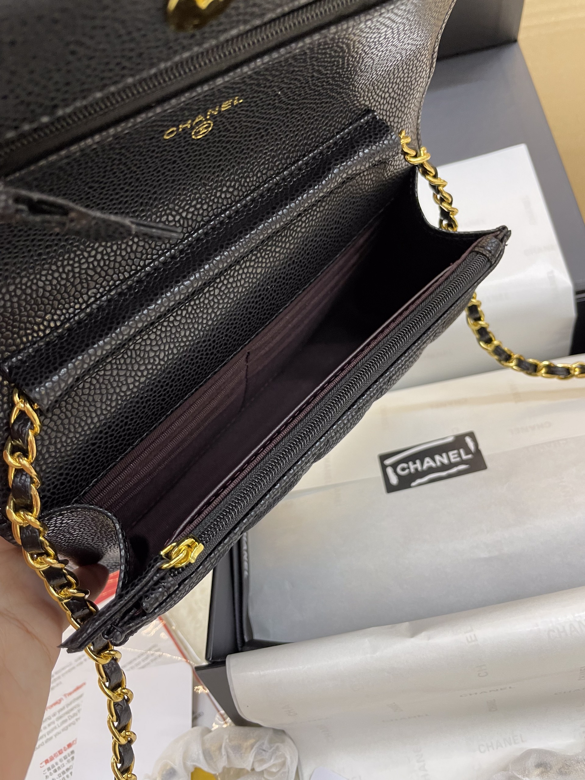 Túi Xách Chanel Woc Super Da Hạt Màu Đen Khóa Vàng Size 20cm