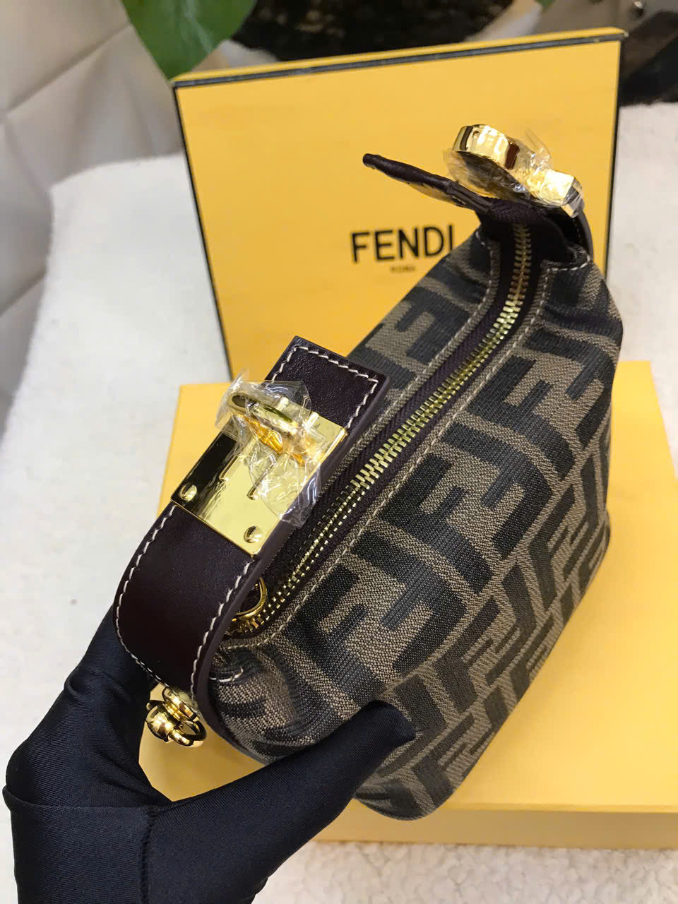 Túi Fendi Bucket Siêu Cấp Màu Nâu Size 16cm