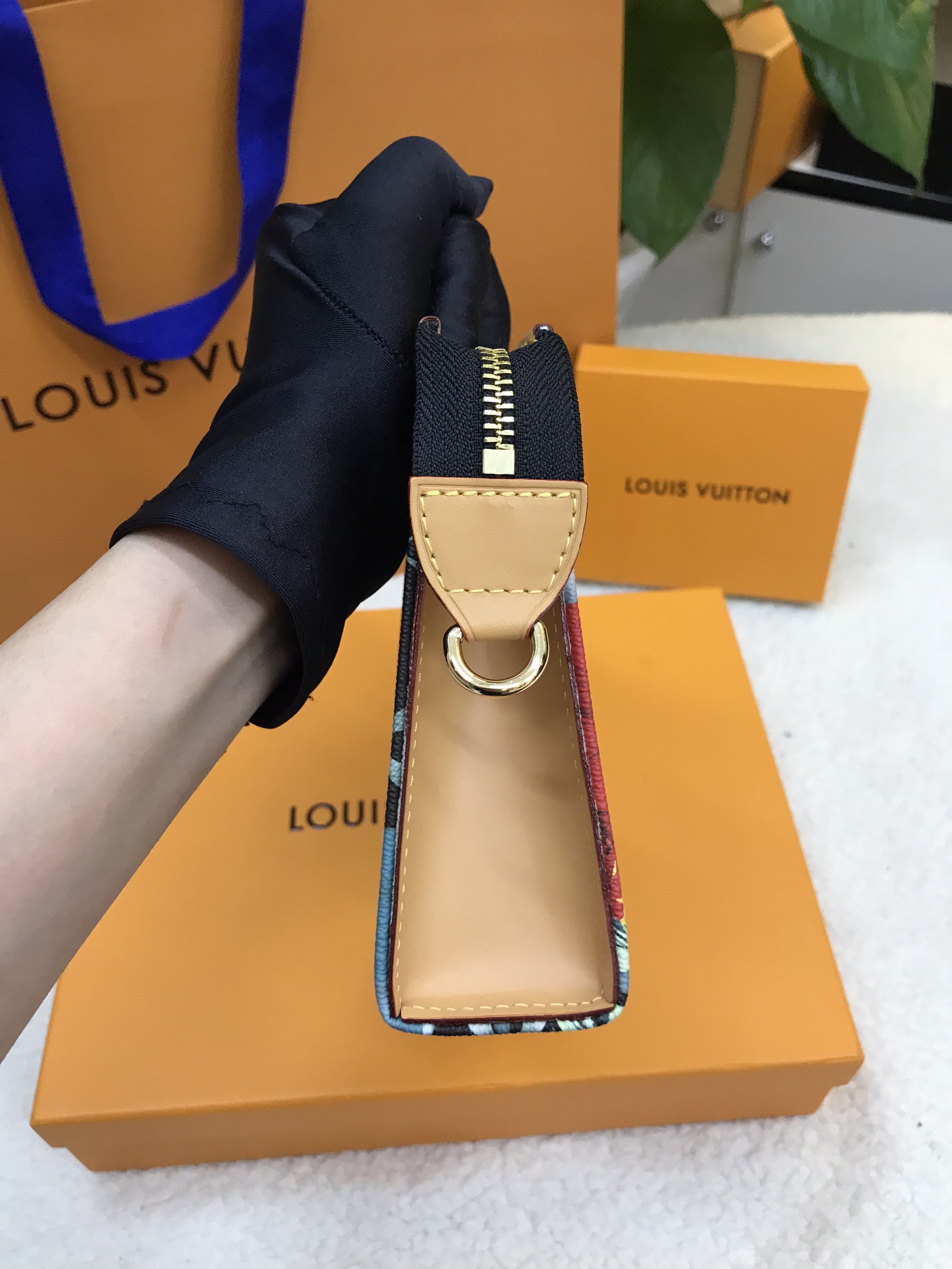 Ví Đeo LV Gaston Wearable Wallet Siêu Cấp Size 22cm M83466