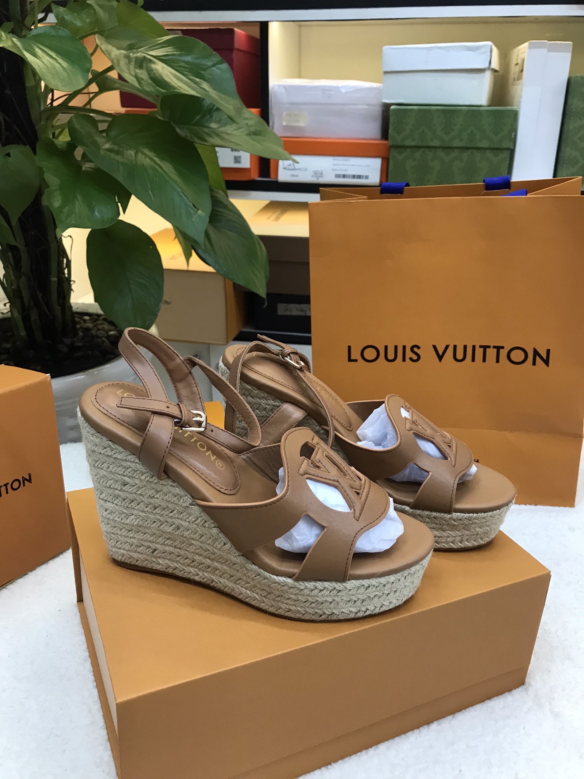 Giày LV Isola Wedge Sandal Siêu Cấp Size 36 1ACI7R