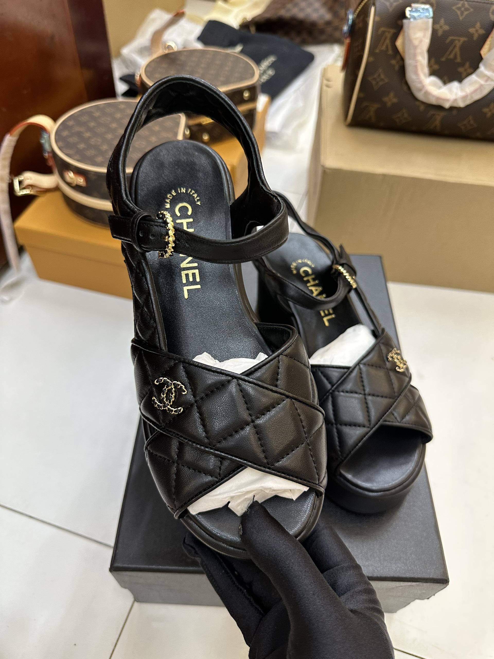 Giày Sandal Đế Xuồng Chanel Siêu Cấp Màu Trắng Size 39