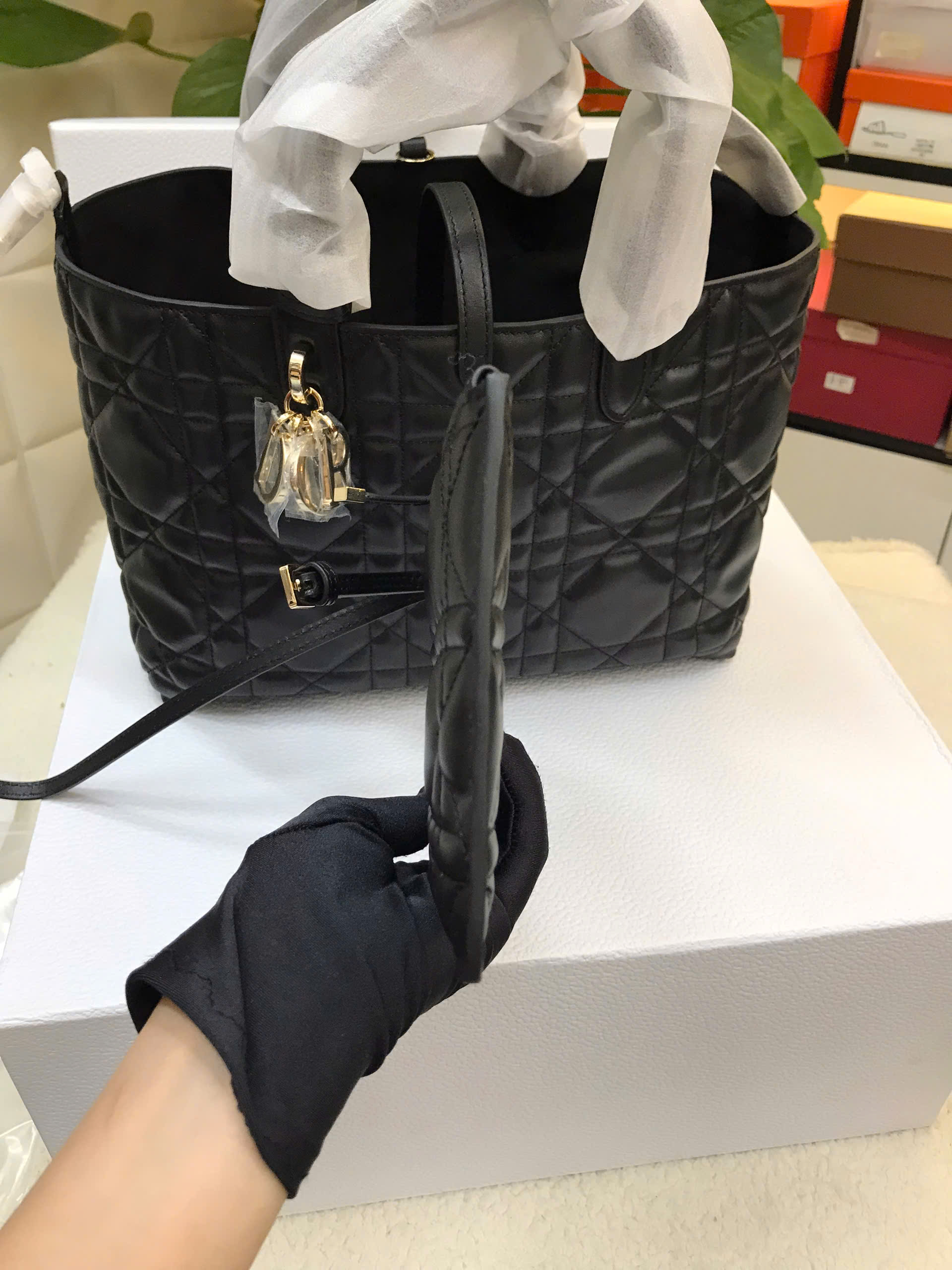 Túi Medium Dior Toujours Bag Black Macrocannage Calfskin Vip Màu Đen Size 28.5cm