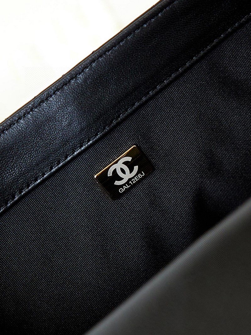 Túi Xách Chanel Vintage Ngọc Trai Size 28 Màu Đen 4245