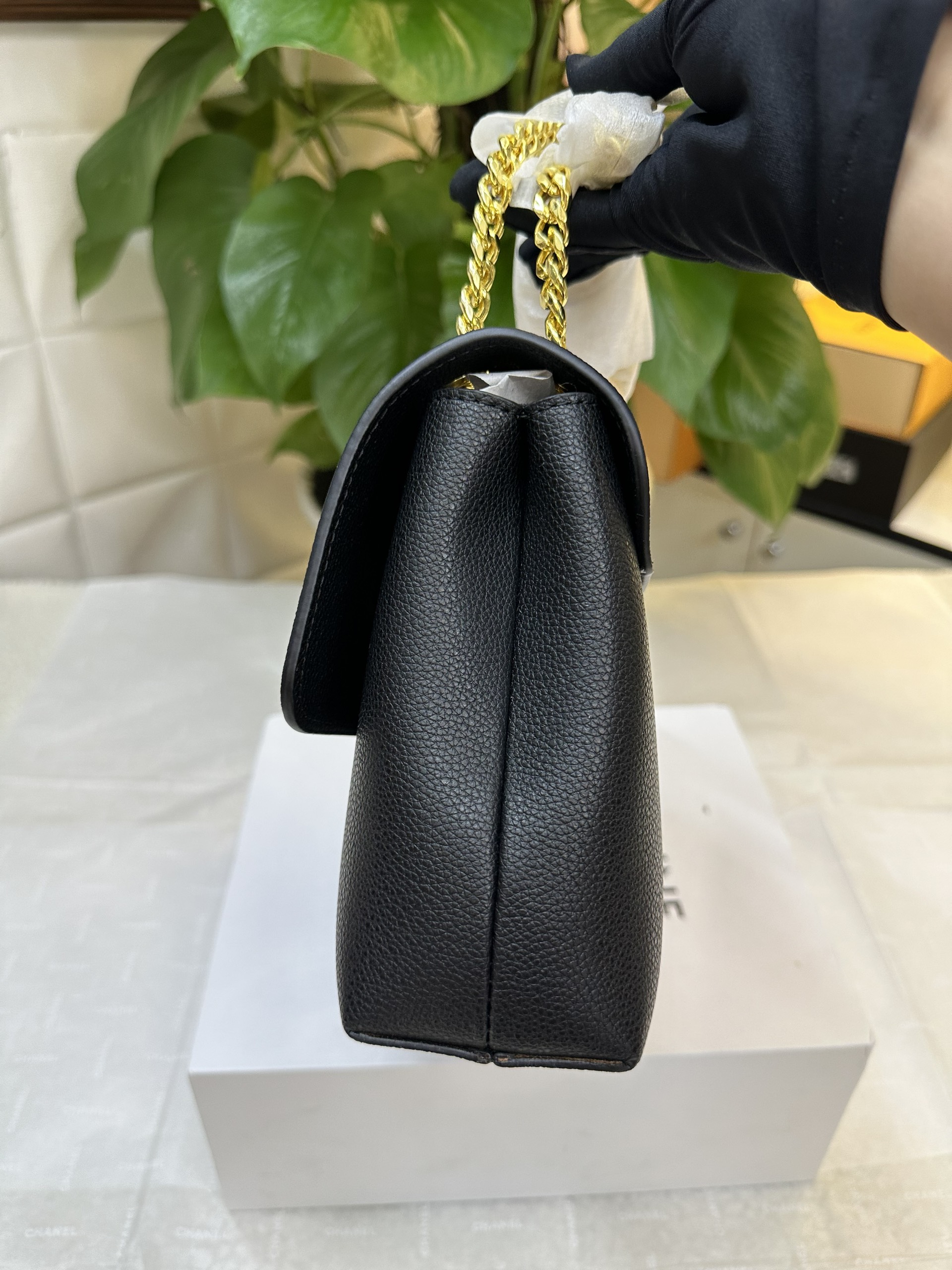 Túi Teen Celine Victorie Bag In Supple Calfskin Black Super Size 24cm