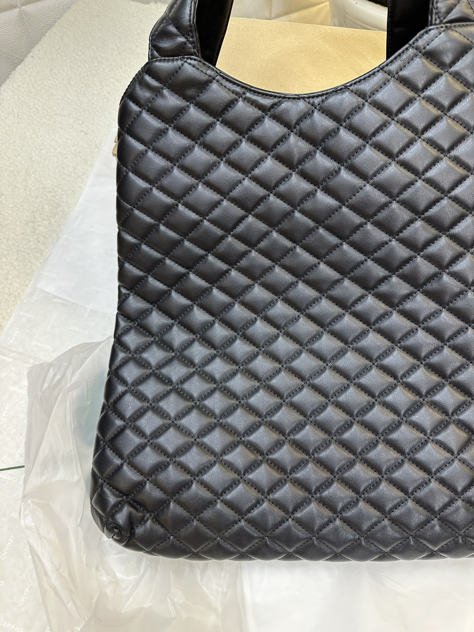 Túi YSL Icare Maxi Shopping Bag In Quilted Lambskin Super Size 34cm