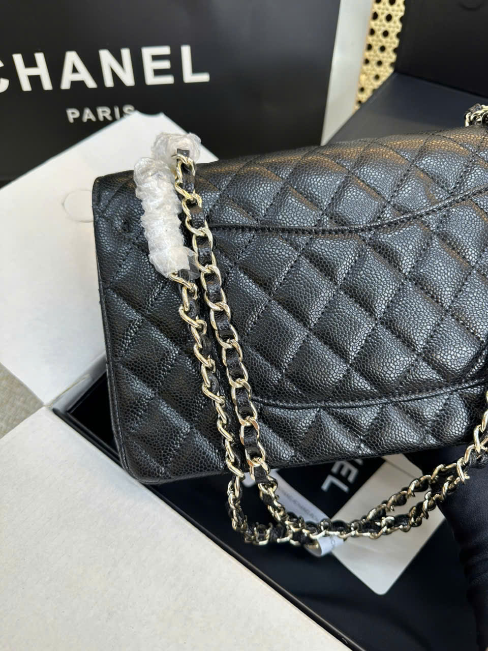 Túi Chanel Classic Flap Super Màu Đen Logo Vàng Nhạt Size 25.5cm