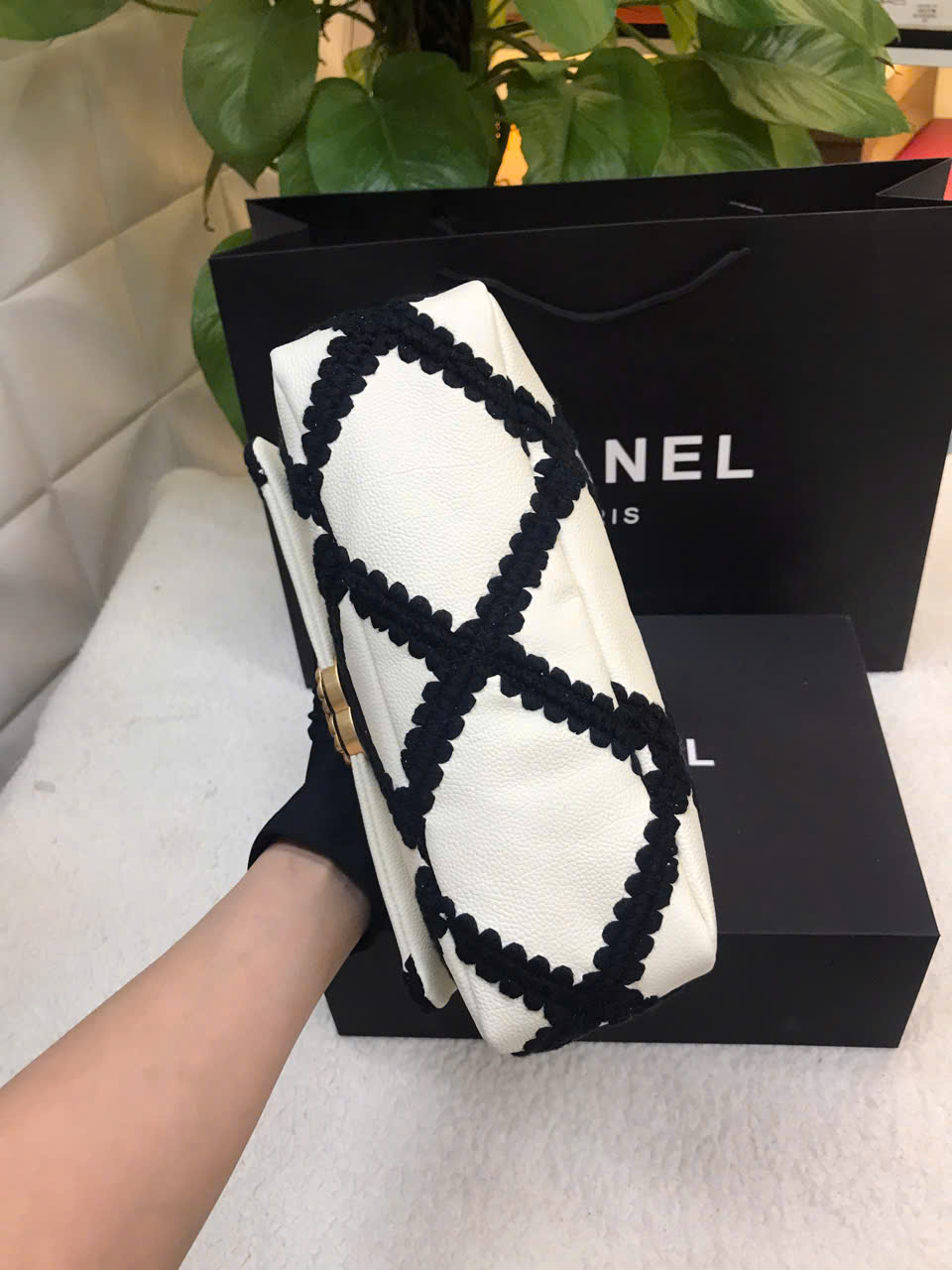 Túi Chanel White Medium 19 Crochet Calfskin Flap Vip Màu Trắng Size 26cm