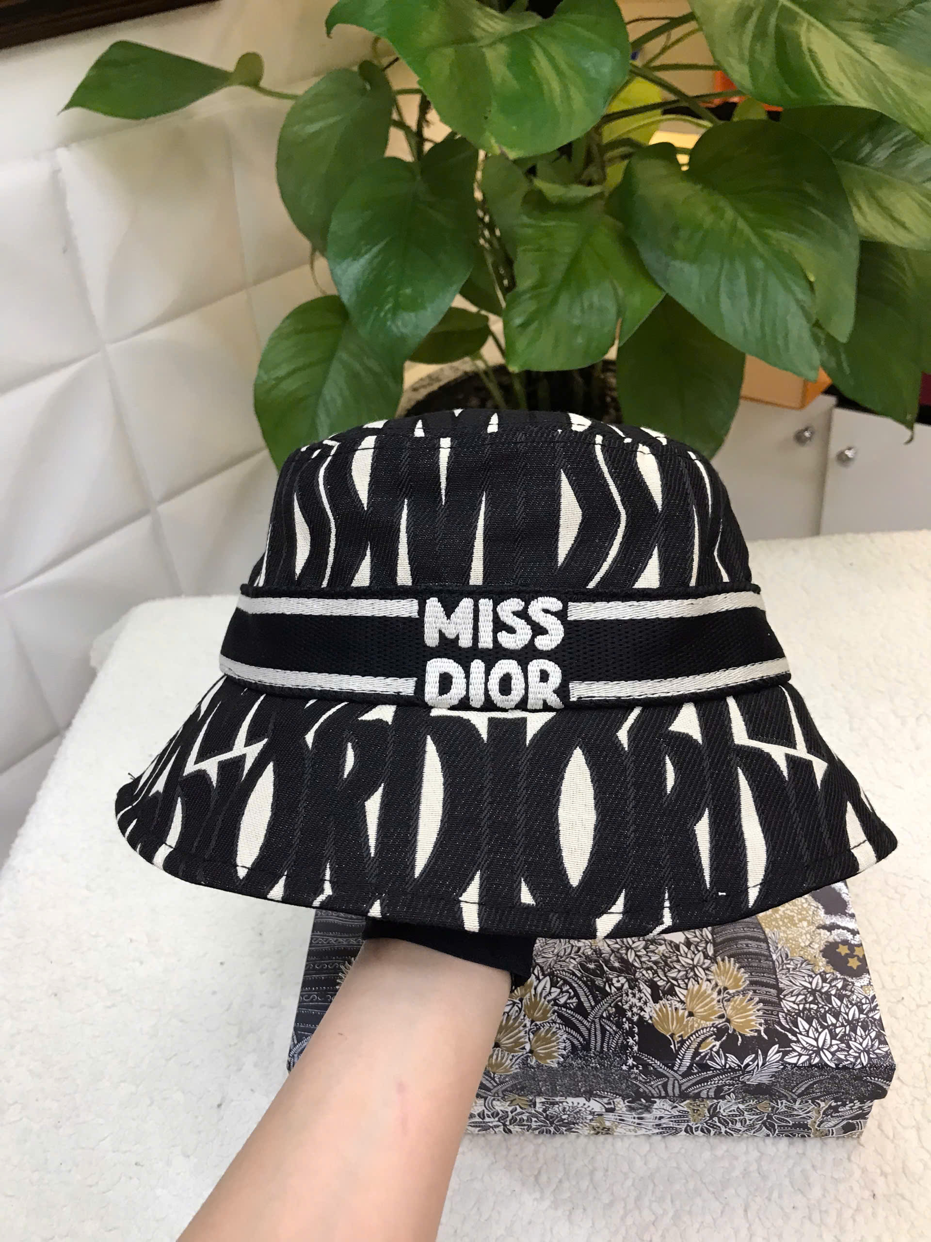 Nón Miss Dior Siêu Cấp Màu Đen