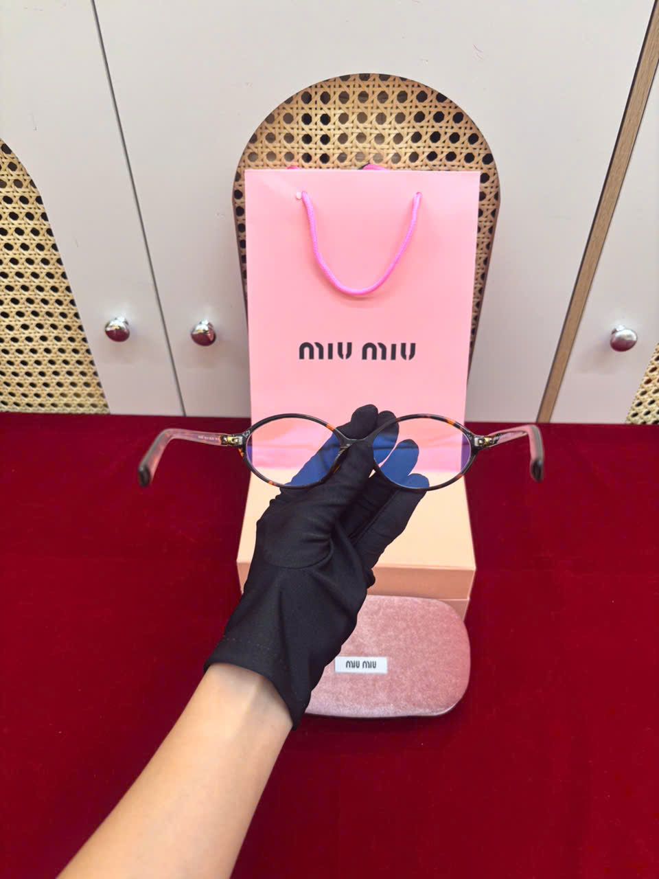 Kính Miu Miu Regard Sunglasses Siêu Cấp SMU04Z