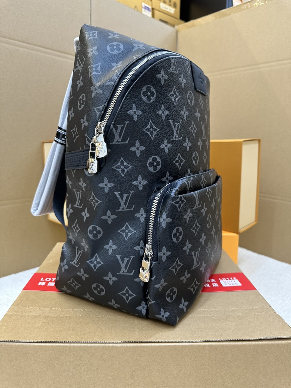 Balo LV Discovery PM Super Màu Đen Size 28cm M43186